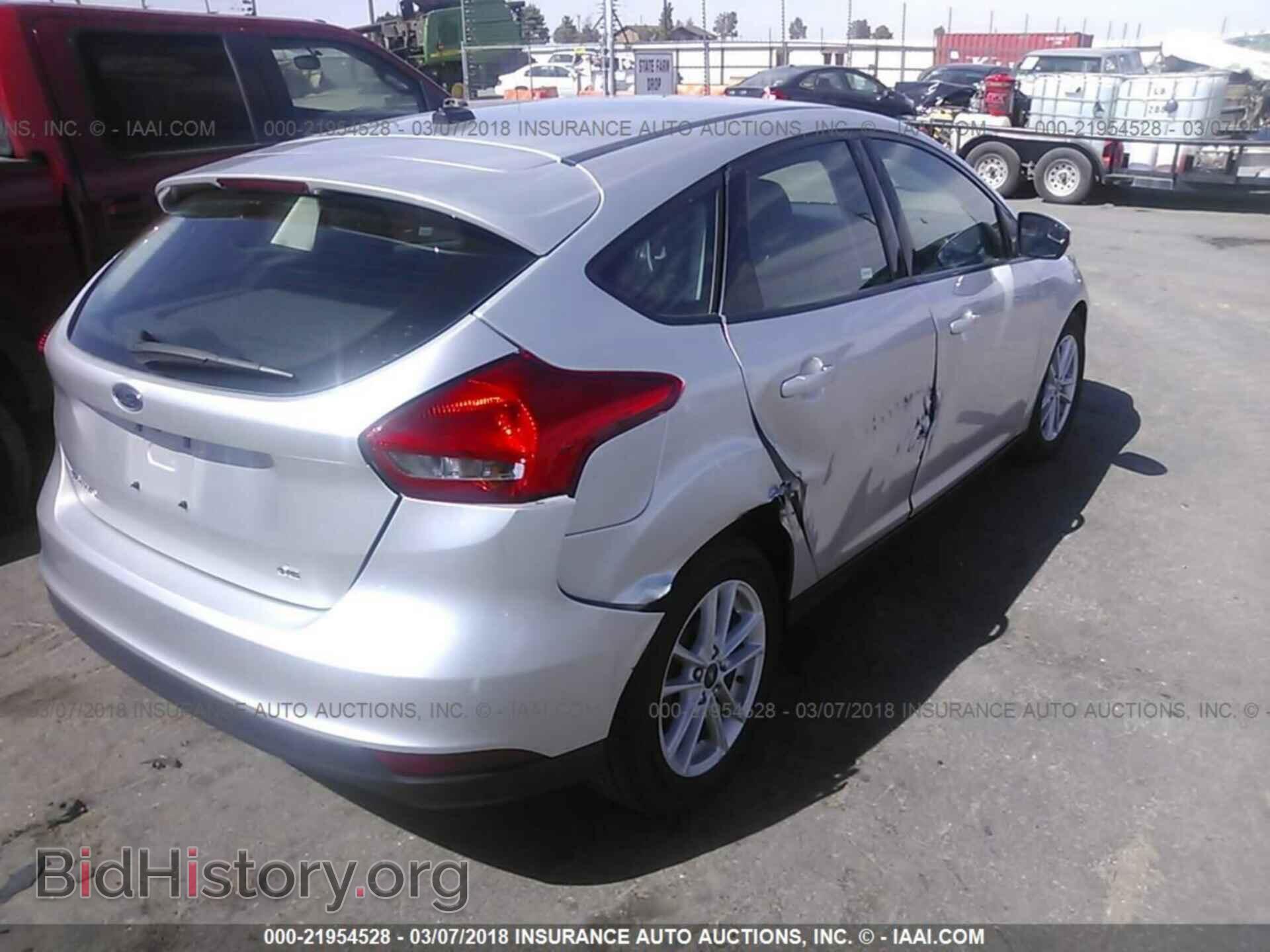 2017 Ford Focus - VIN: 1FADP3K23HL215806 - Photo 4