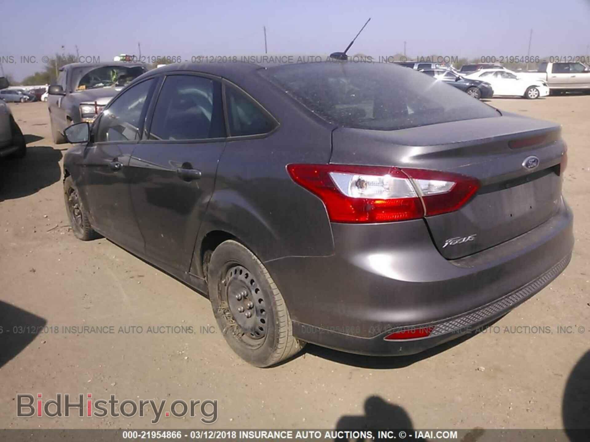 2012 Ford Focus - VIN: 1FAHP3F25CL250108 - Photo 3