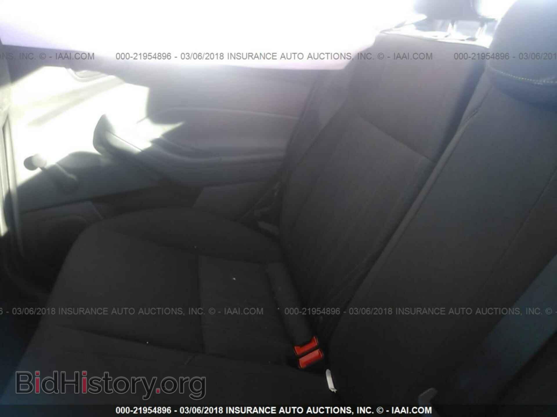 2017 Ford Focus - VIN: 1FADP3E25HL344657 - Photo 8