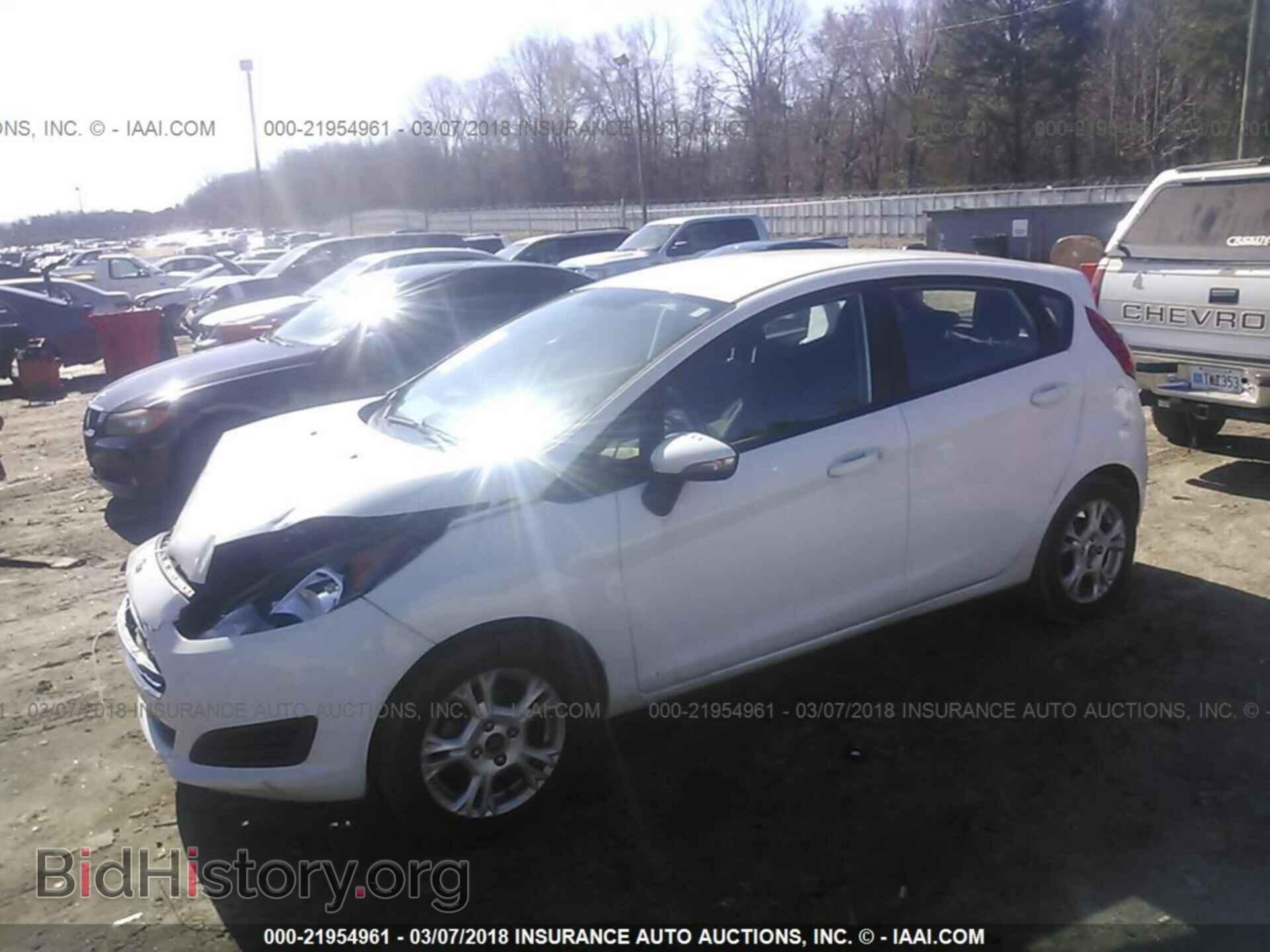 2015 Ford Fiesta - VIN: 3FADP4EJ7FM214341 - Фото 2