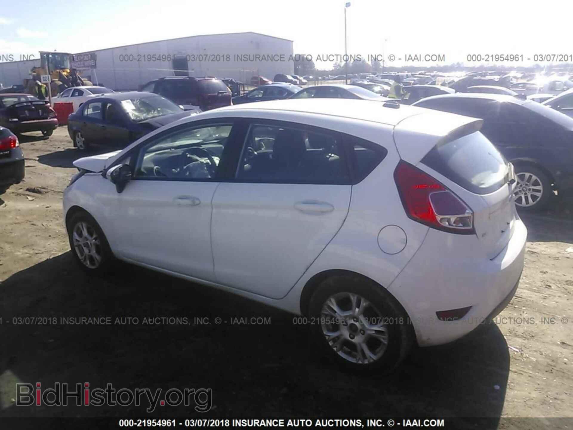 2015 Ford Fiesta - VIN: 3FADP4EJ7FM214341 - Фото 3