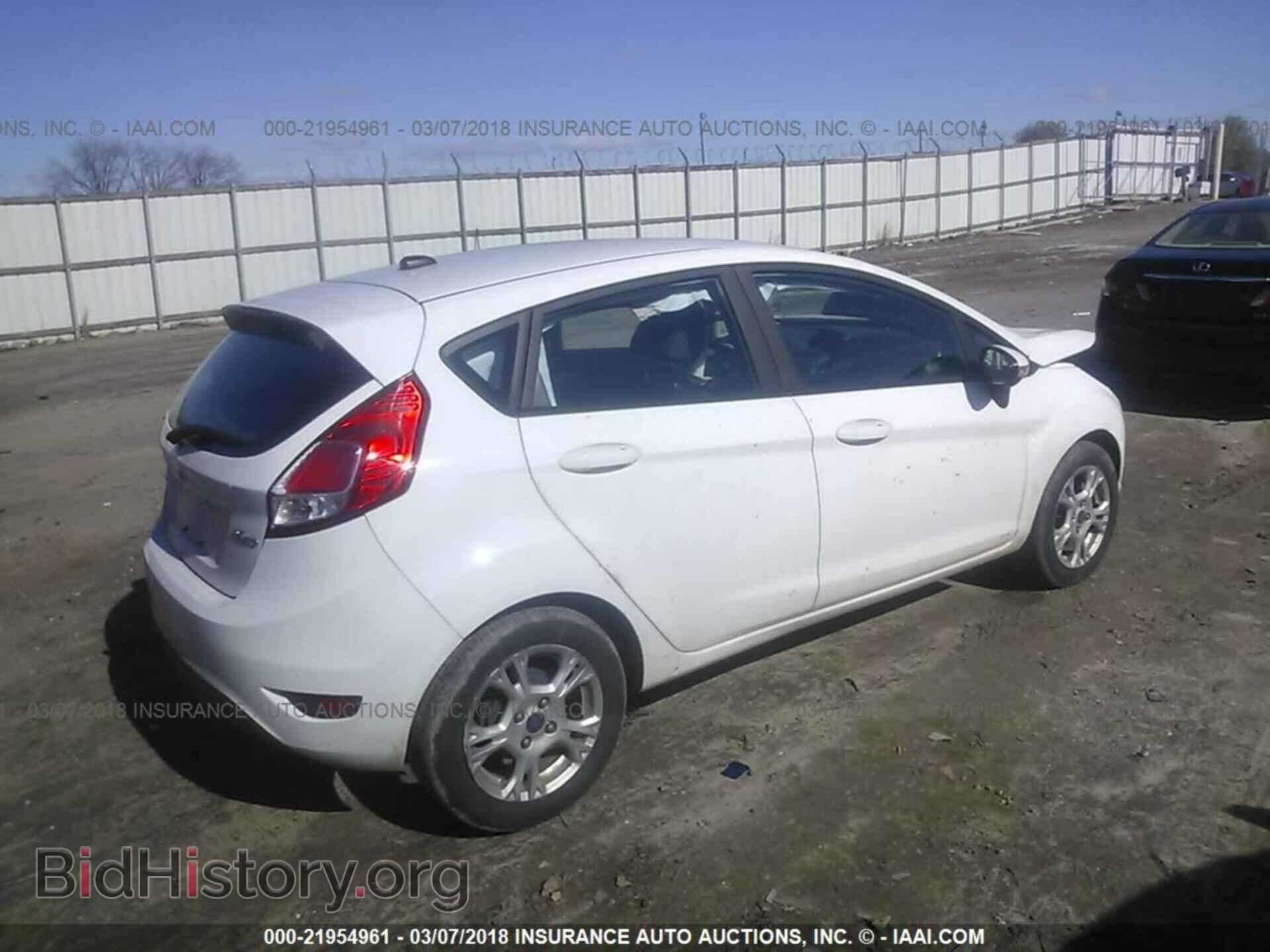 2015 Ford Fiesta - VIN: 3FADP4EJ7FM214341 - Фото 4