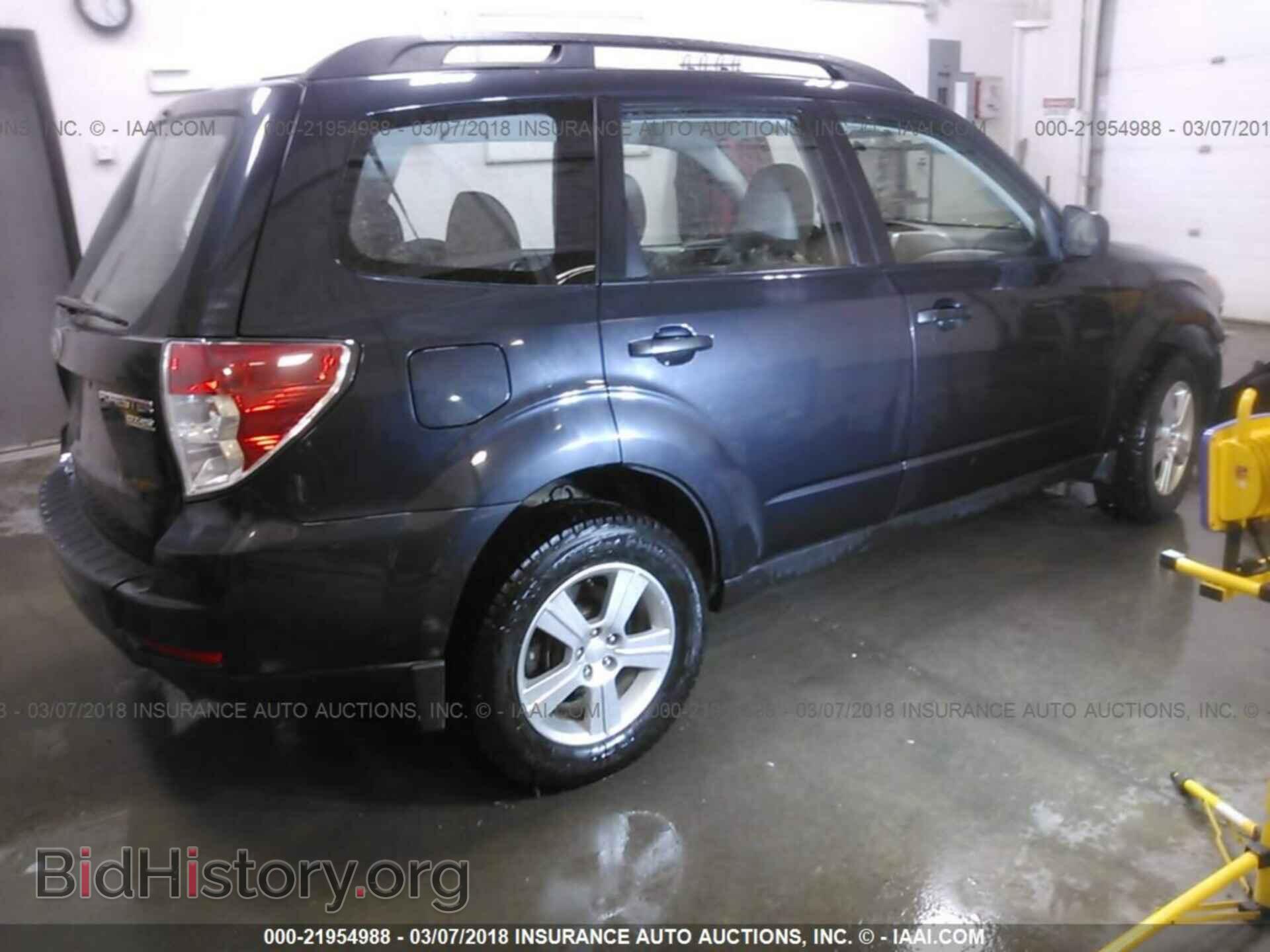2011 Subaru Forester - VIN: JF2SHABC2BH742811 - Photo 4