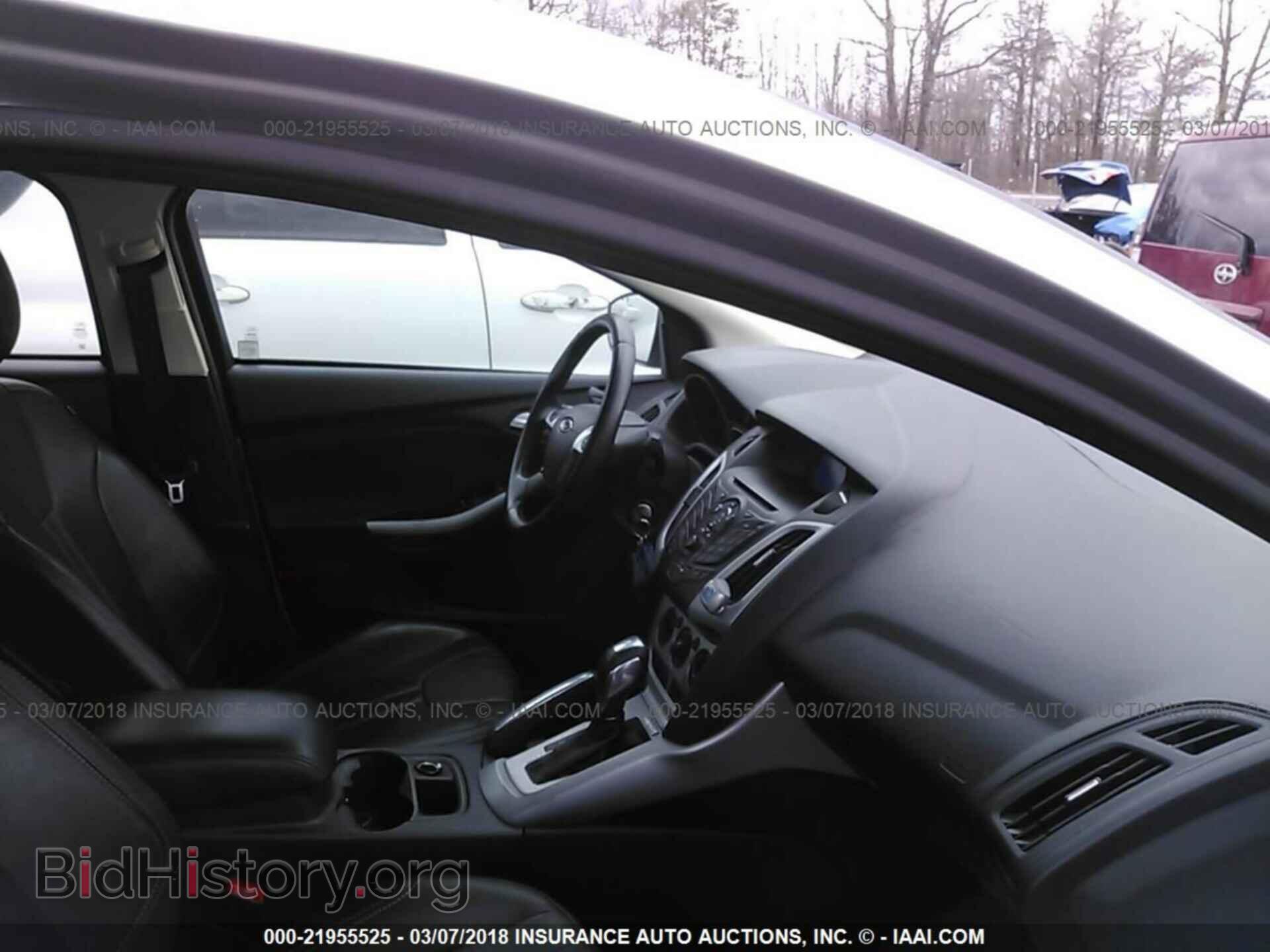 2014 Ford Focus - VIN: 1FADP3F22EL158133 - Photo 5