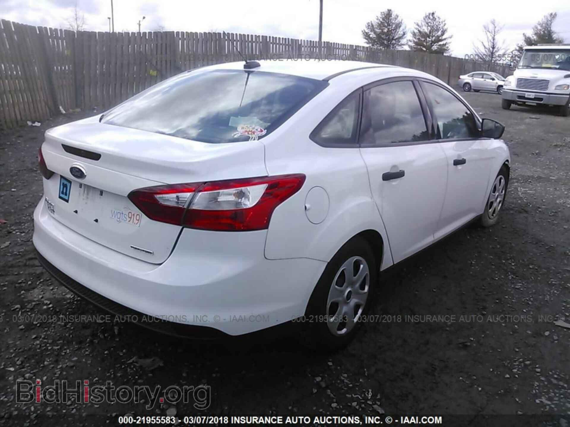 2014 Ford Focus - VIN: 1FADP3E2XEL204406 - Photo 4