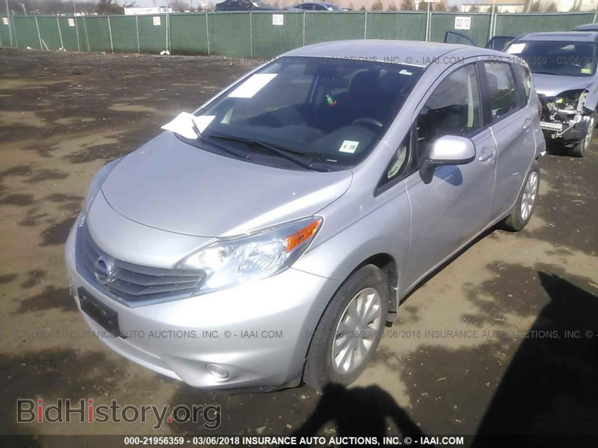 2014 Nissan Versa note - VIN: 3N1CE2CP3EL437930 - Фото 2