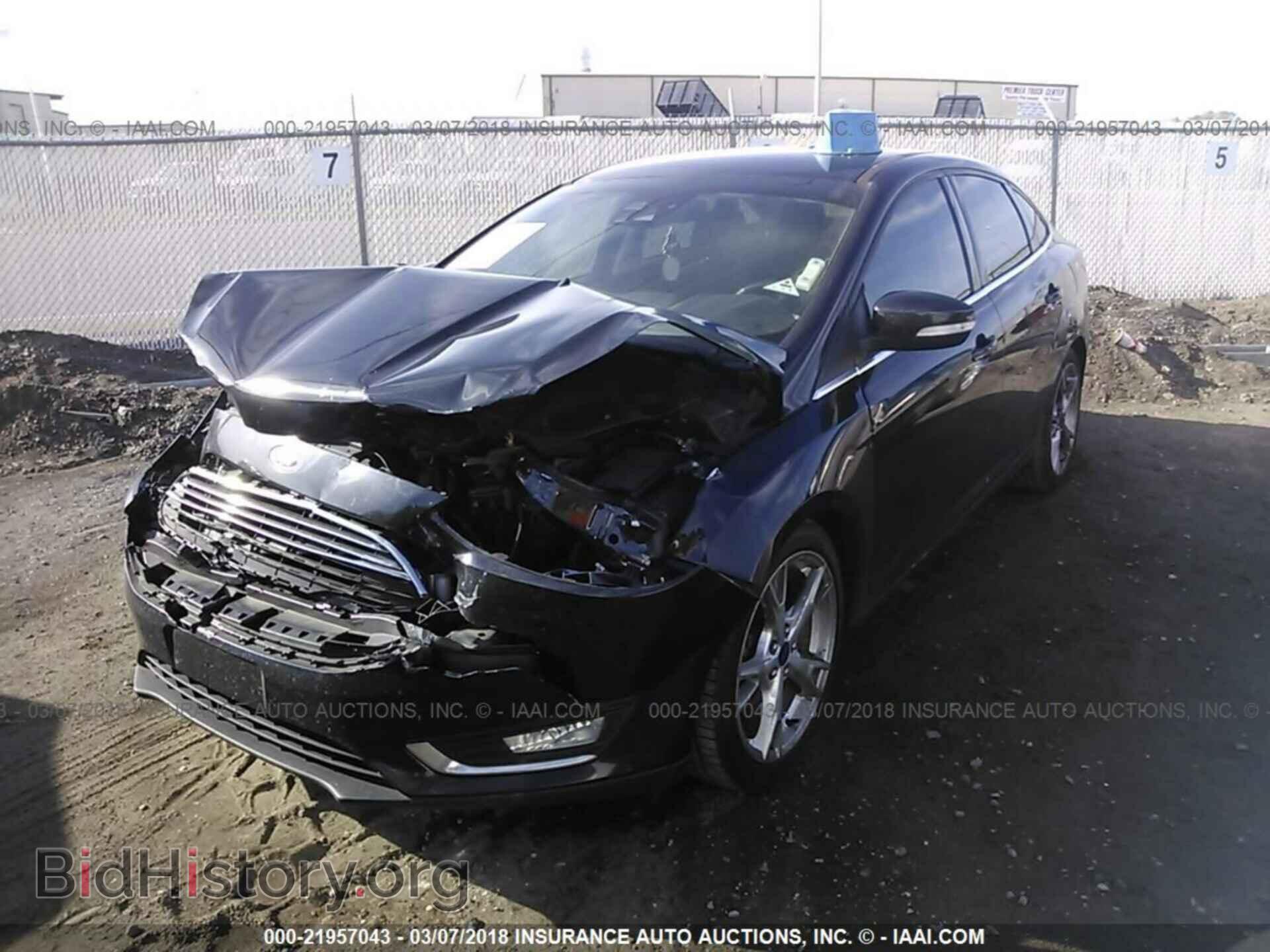 2015 Ford Focus - VIN: 1FADP3J23FL360648 - Photo 2