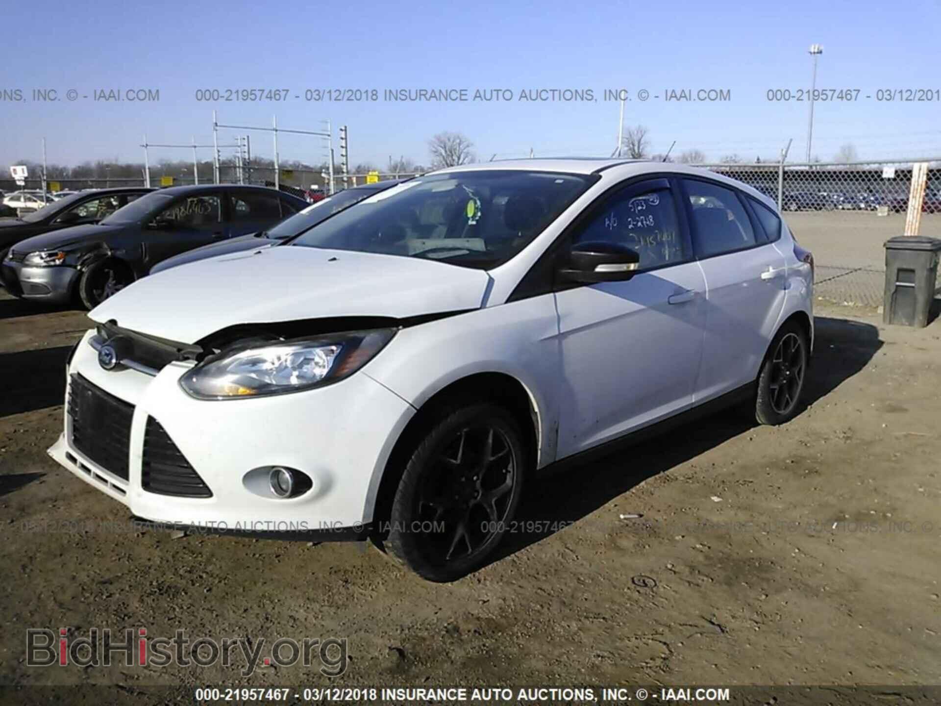 2013 Ford Focus - VIN: 1FADP3K23DL220143 - Фото 2
