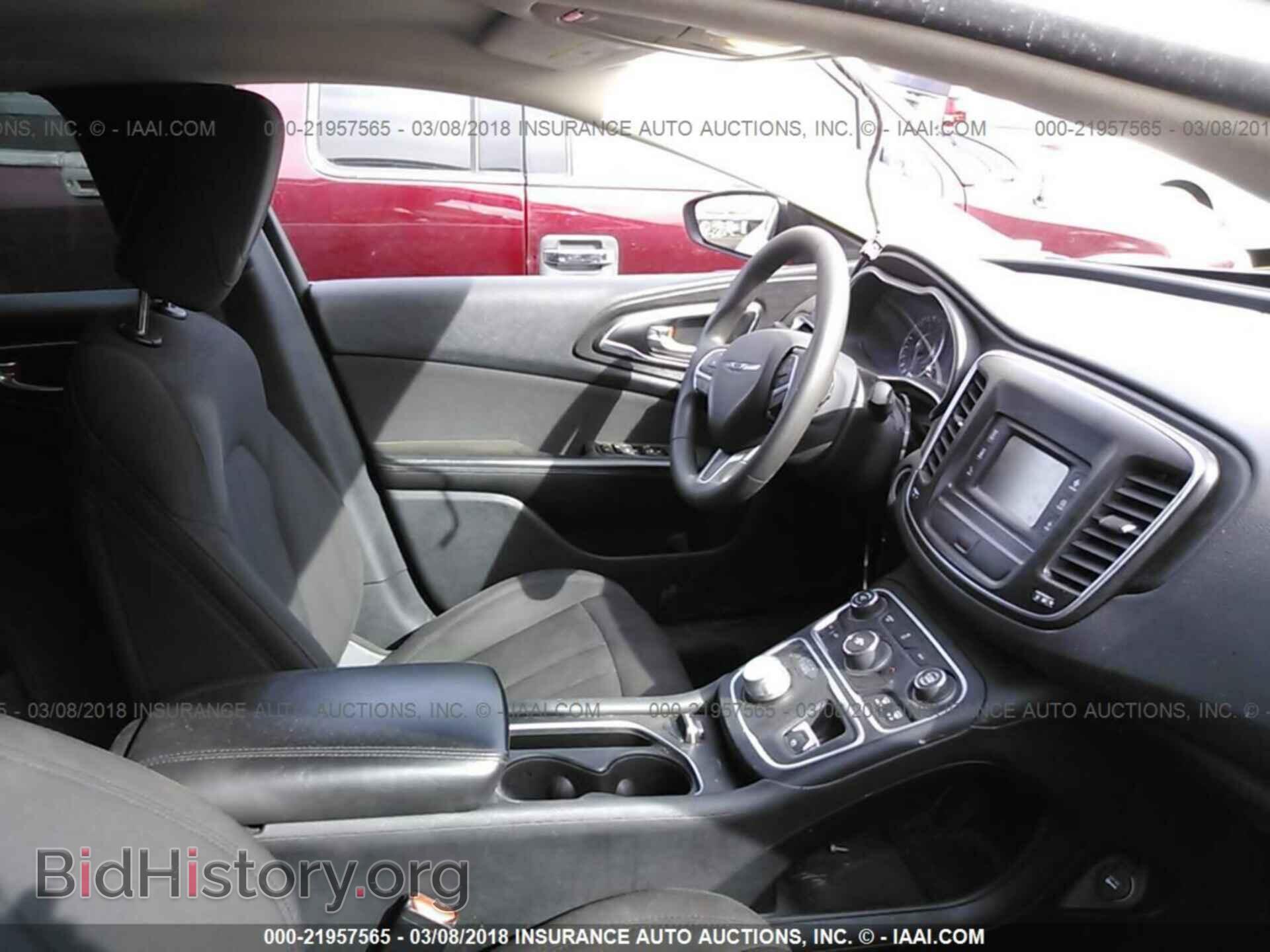 2016 Chrysler 200 - VIN: 1C3CCCAB1GN107355 - Фото 5