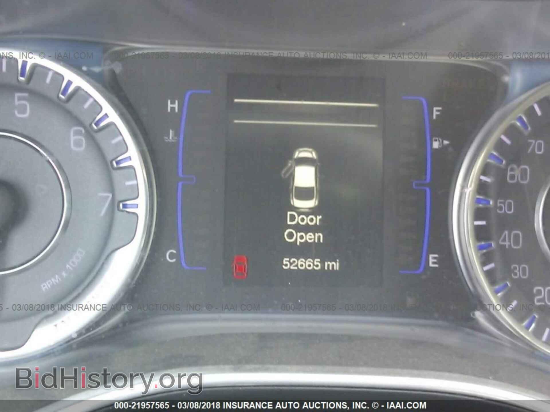 2016 Chrysler 200 - VIN: 1C3CCCAB1GN107355 - Фото 7