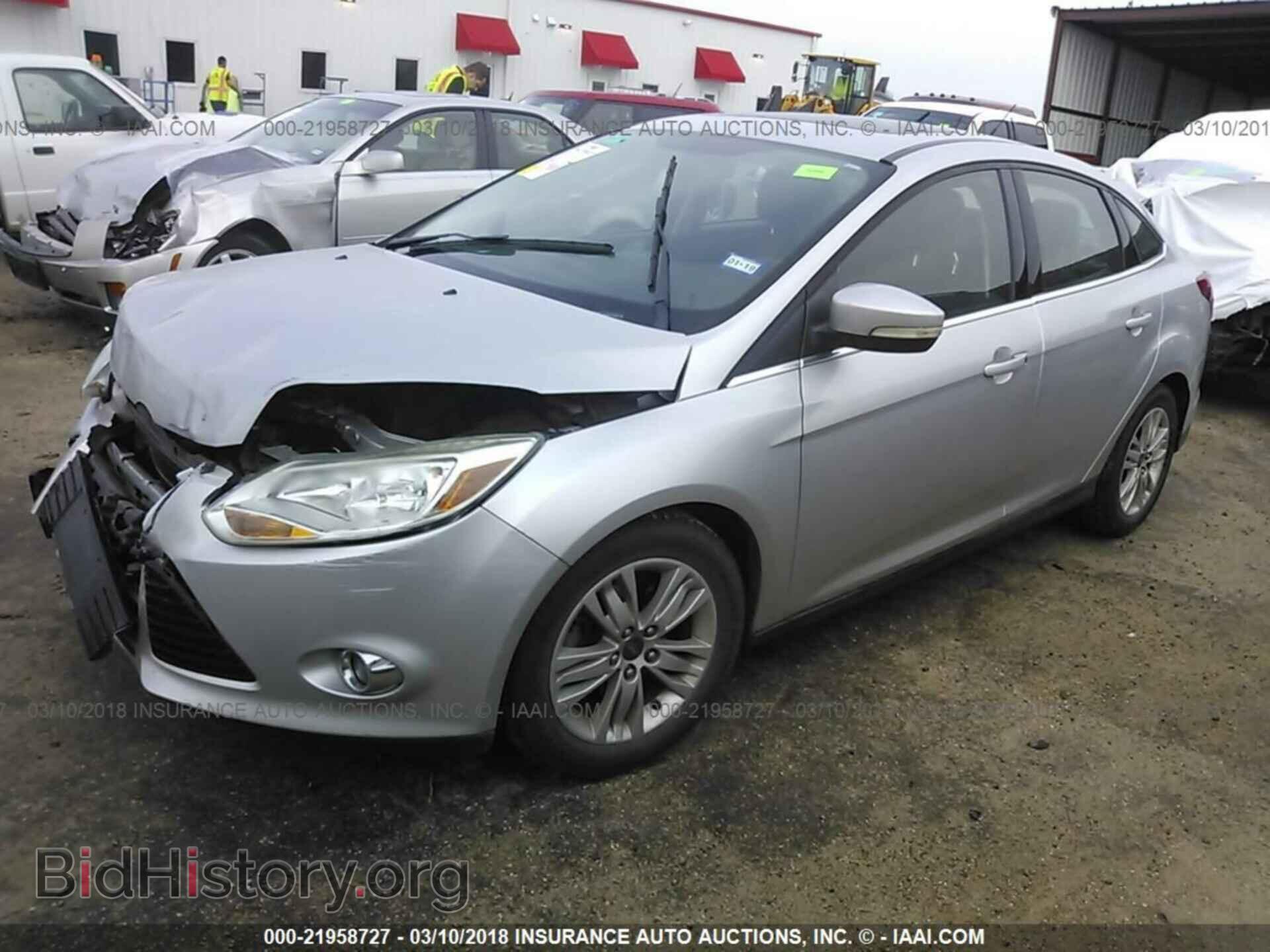 2012 Ford Focus - VIN: 1FAHP3H22CL184923 - Фото 2