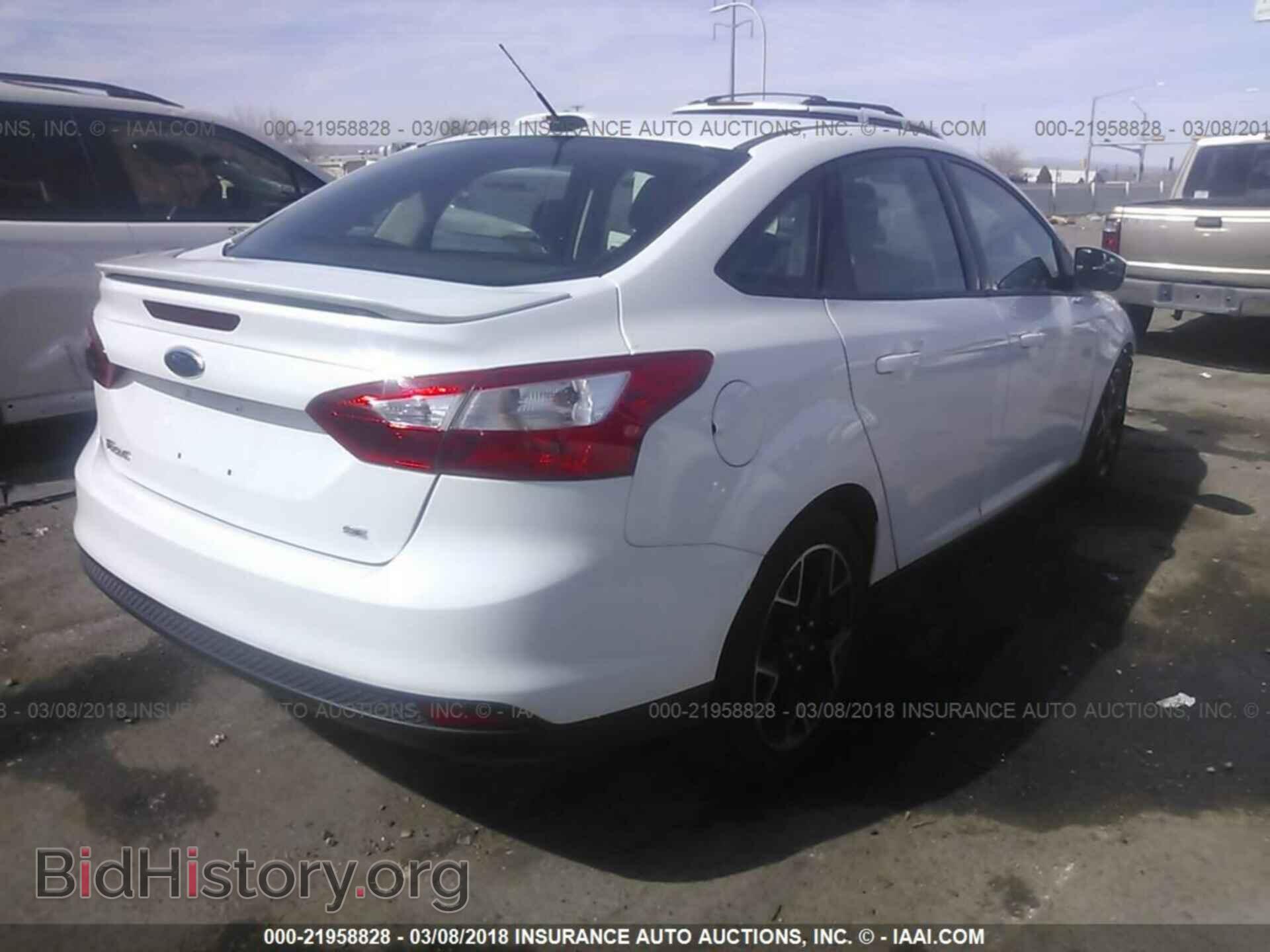 2012 Ford Focus - VIN: 1FAHP3F26CL194938 - Photo 4