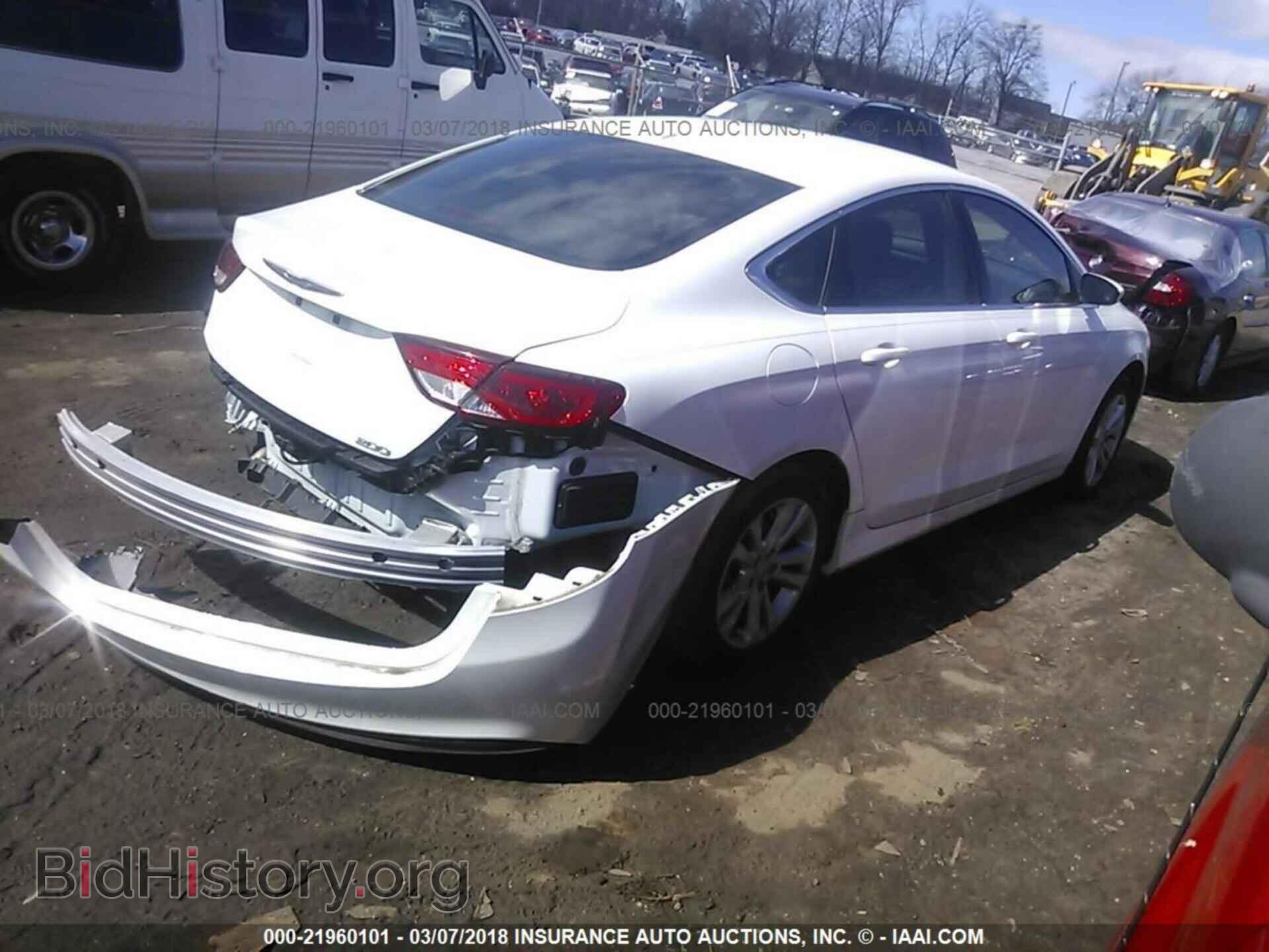 2015 Chrysler 200 - VIN: 1C3CCCAB1FN716461 - Photo 4