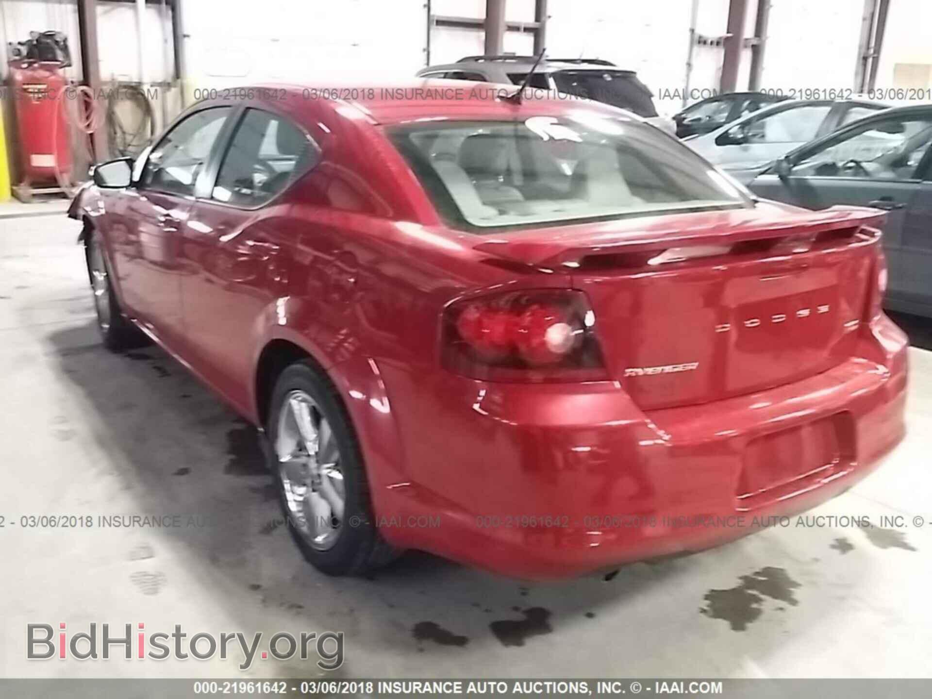 2011 Dodge Avenger - VIN: 1B3BD2FGXBN554022 - Фото 3