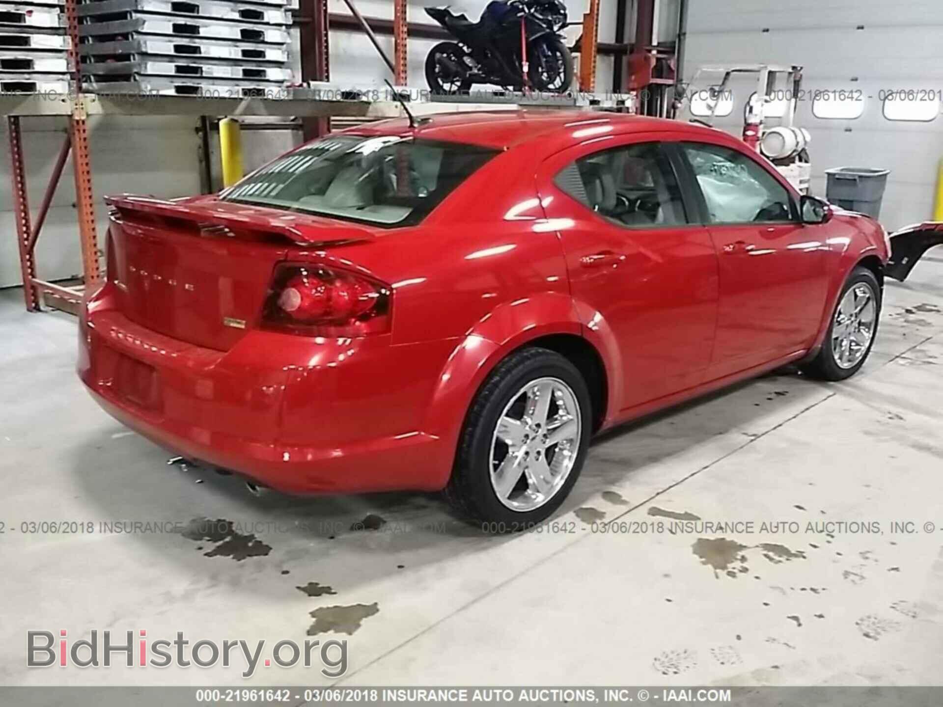 2011 Dodge Avenger - VIN: 1B3BD2FGXBN554022 - Фото 4
