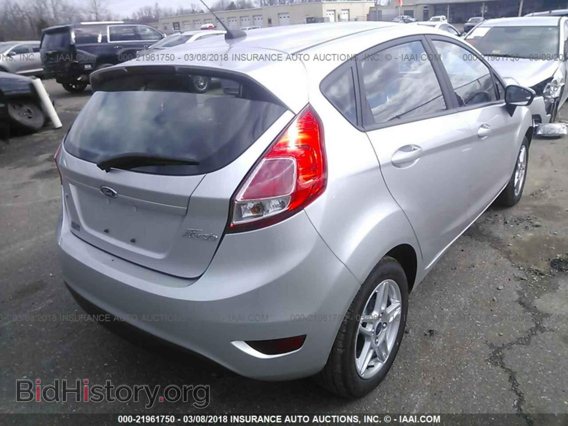2017 Ford Fiesta - VIN: 3FADP4EJ9HM121663 - Фото 4