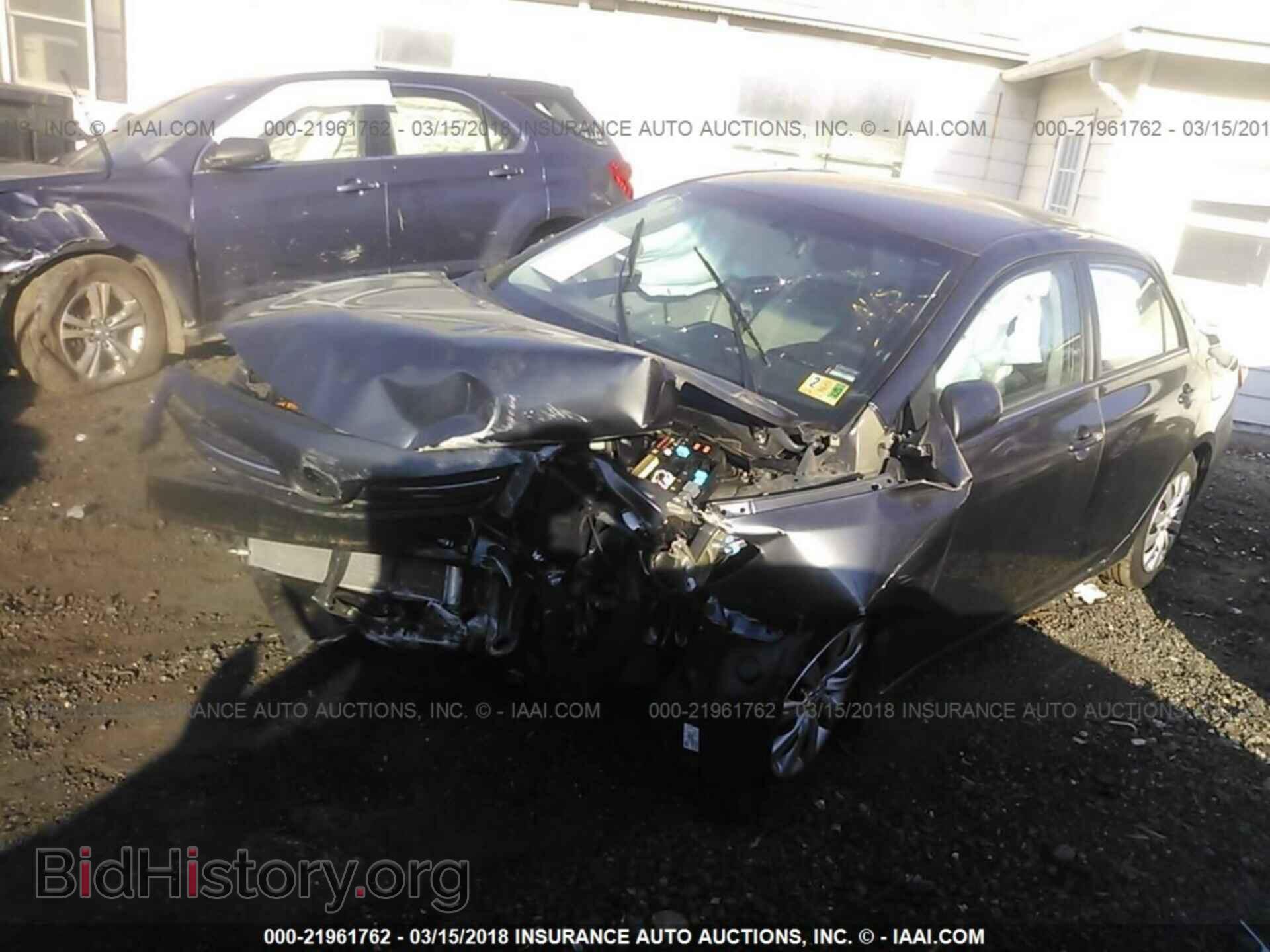 2013 Toyota Corolla - VIN: 2T1BU4EEXDC062753 - Photo 2