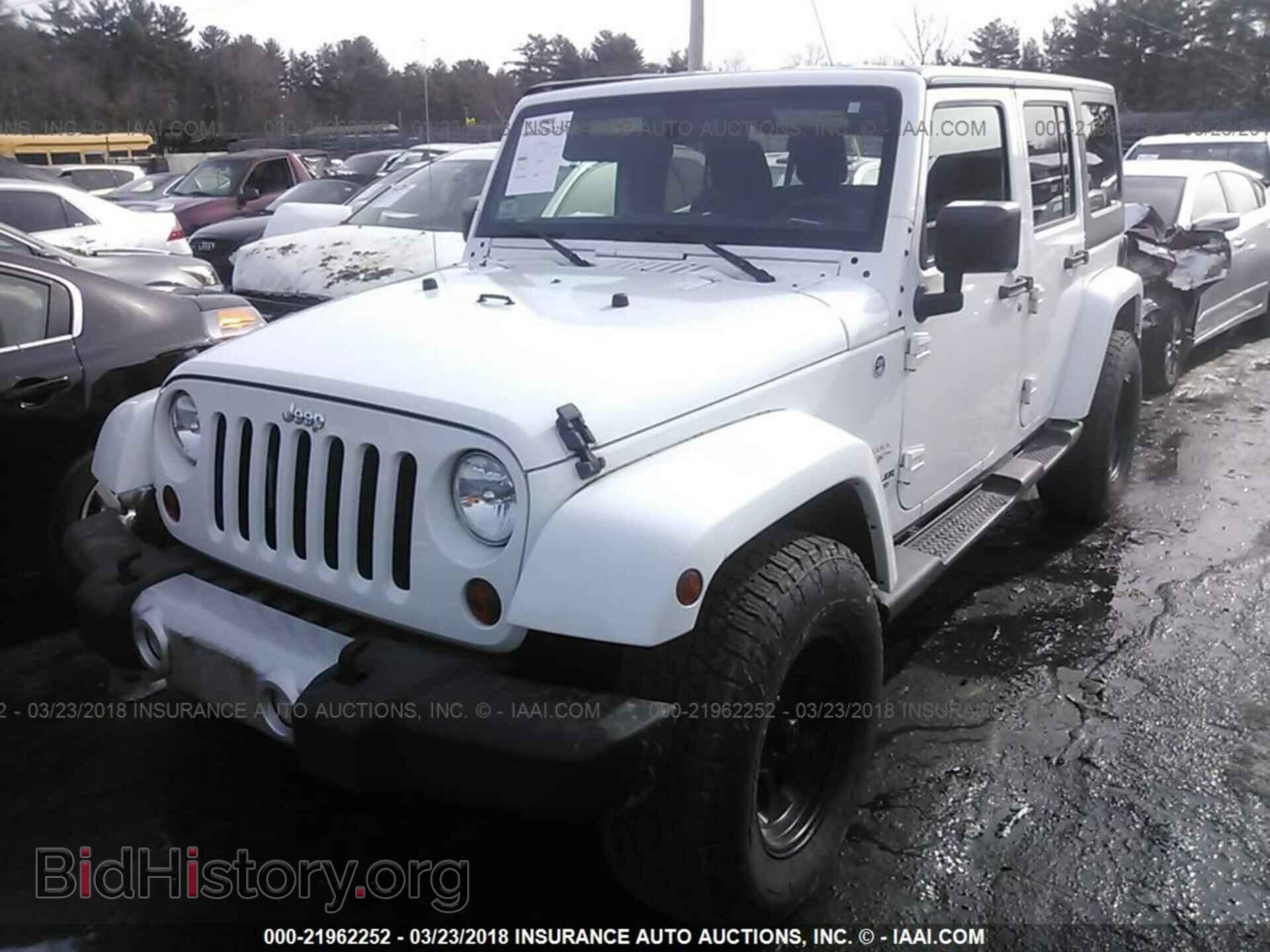 2012 Jeep Wrangler - VIN: 1C4BJWEG8CL227888 - Фото 2