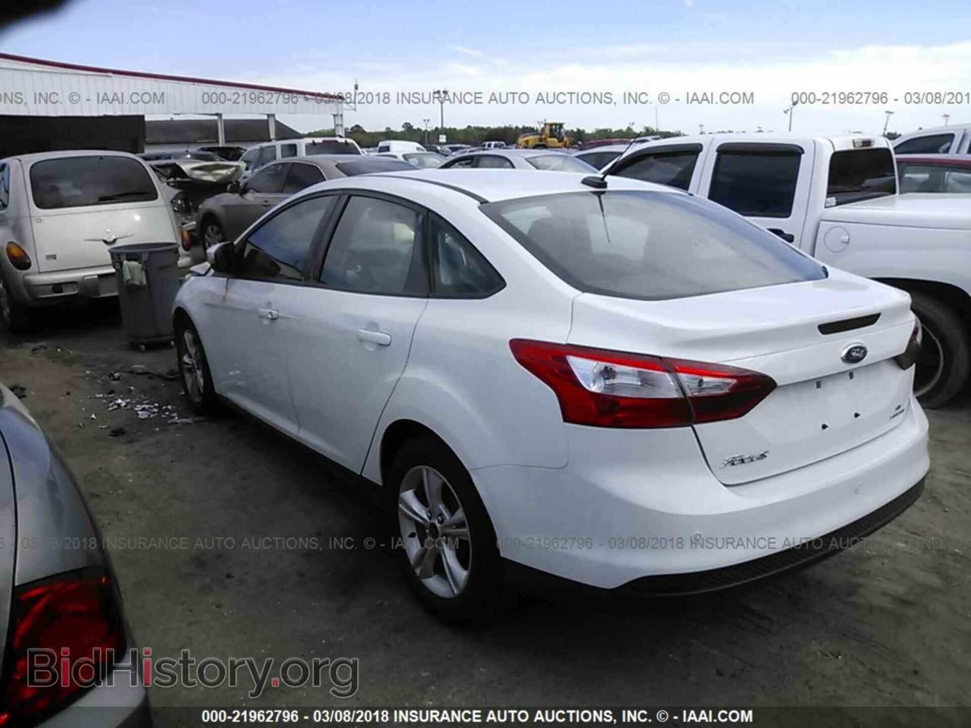 2014 Ford Focus - VIN: 1FADP3F21EL417193 - Photo 3