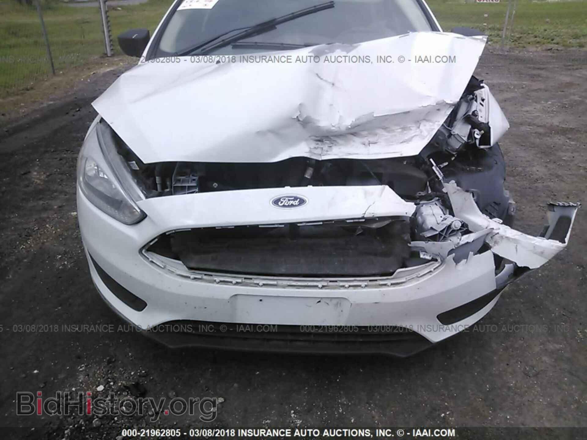 2017 Ford Focus - VIN: 1FADP3E24HL290218 - Photo 6