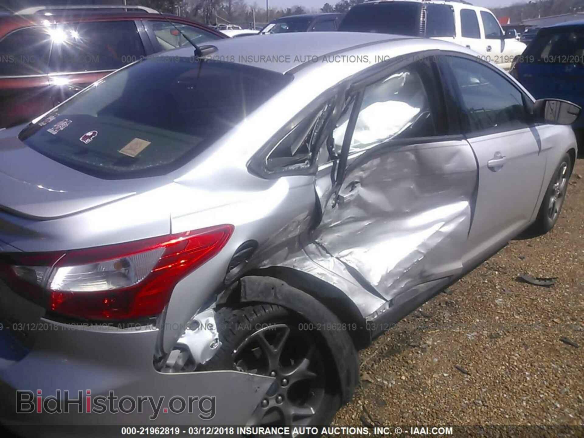 2014 Ford Focus - VIN: 1FADP3F24EL330923 - Photo 6