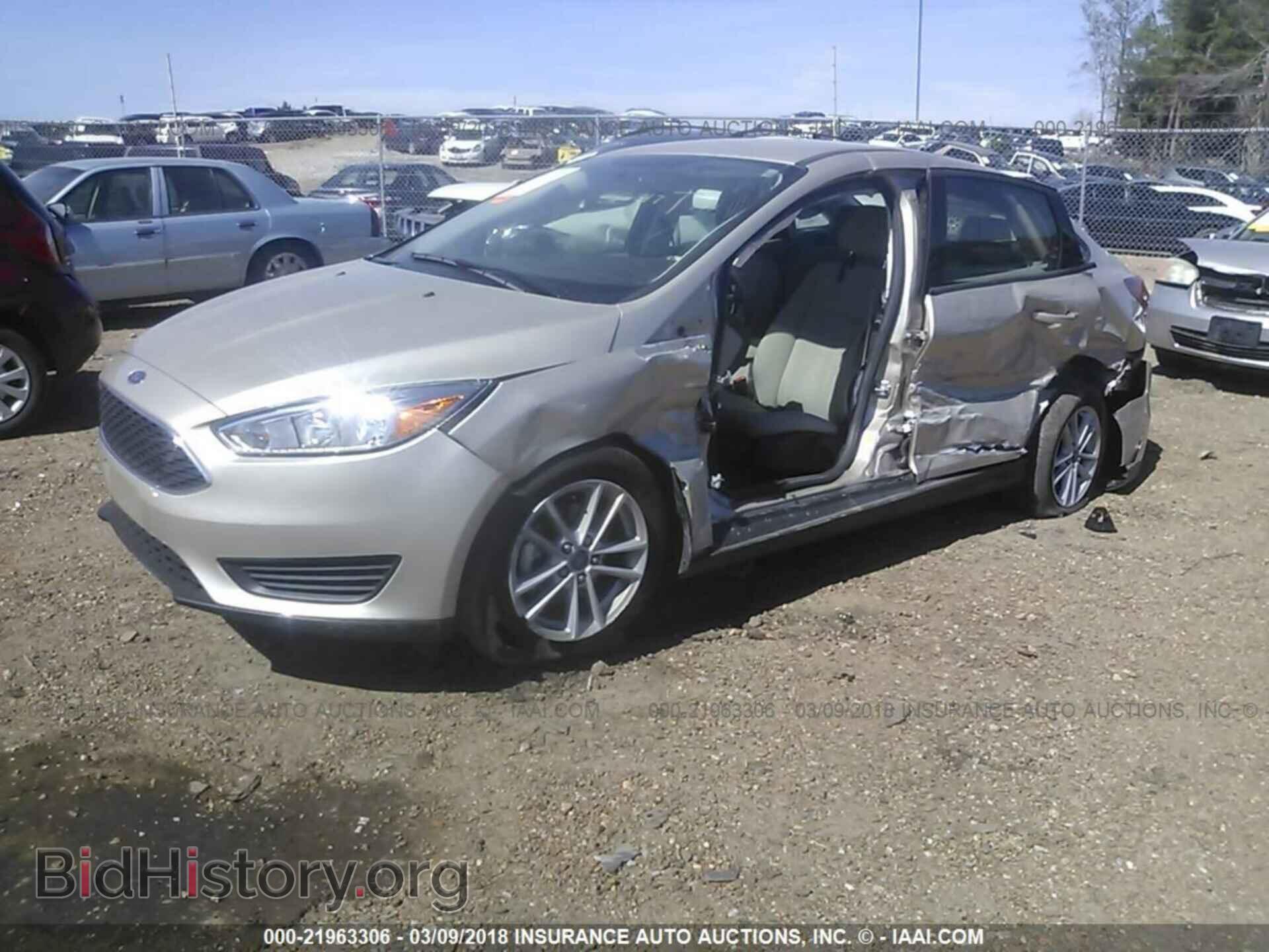 2017 Ford Focus - VIN: 1FADP3F29HL327231 - Photo 2