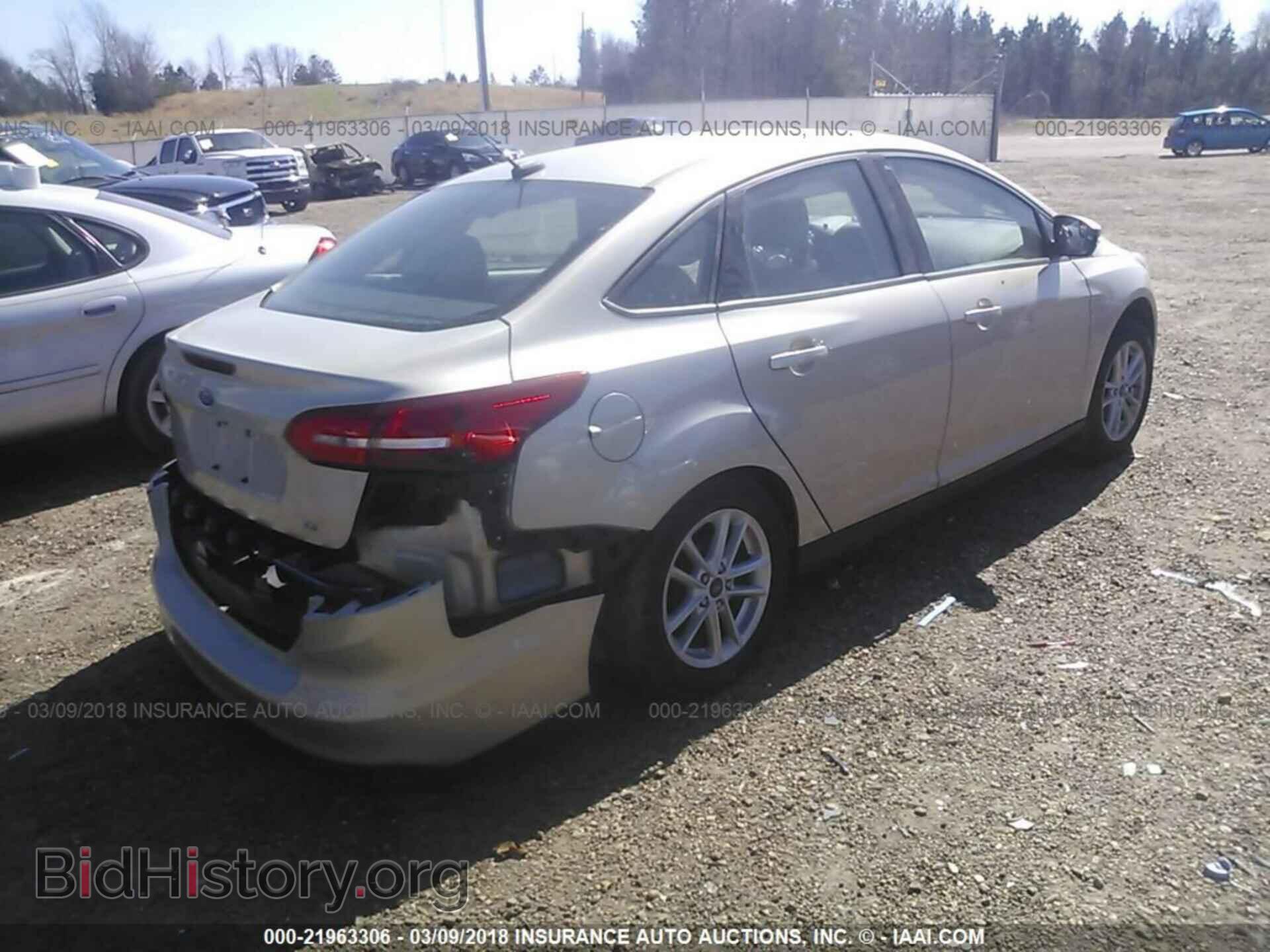 2017 Ford Focus - VIN: 1FADP3F29HL327231 - Photo 4