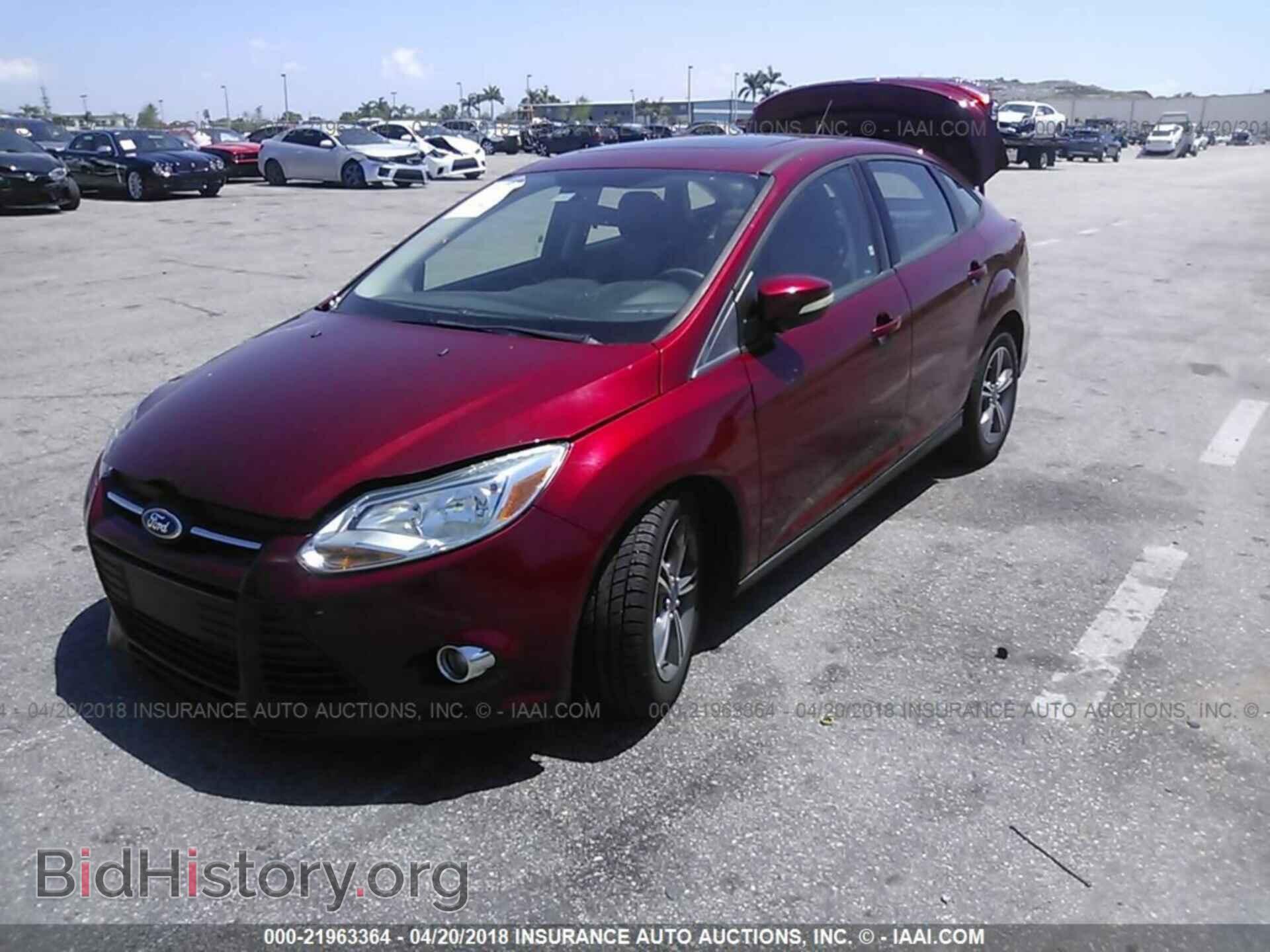 2014 Ford Focus - VIN: 1FADP3F21EL227619 - Фото 2