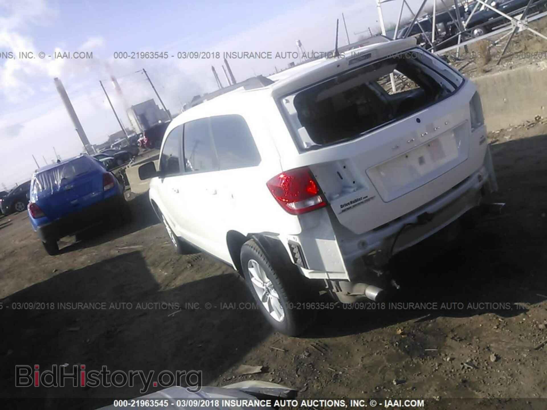 2015 Dodge Journey - VIN: 3C4PDCBG7FT752255 - Photo 3