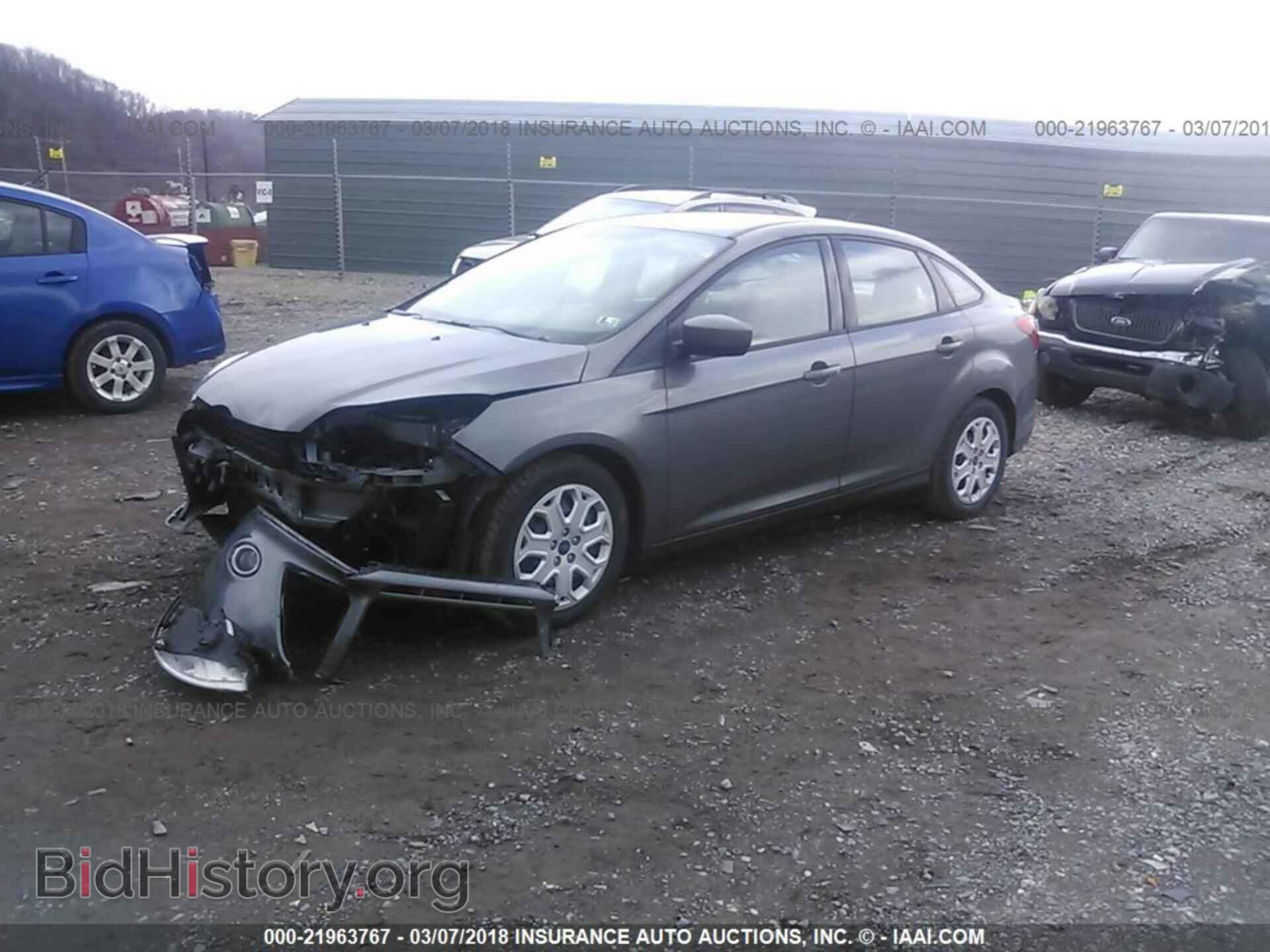 2012 Ford Focus - VIN: 1FAHP3F27CL354020 - Фото 2