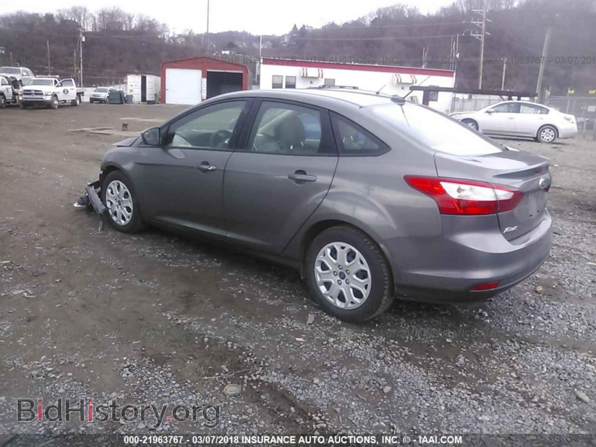 2012 Ford Focus - VIN: 1FAHP3F27CL354020 - Фото 3