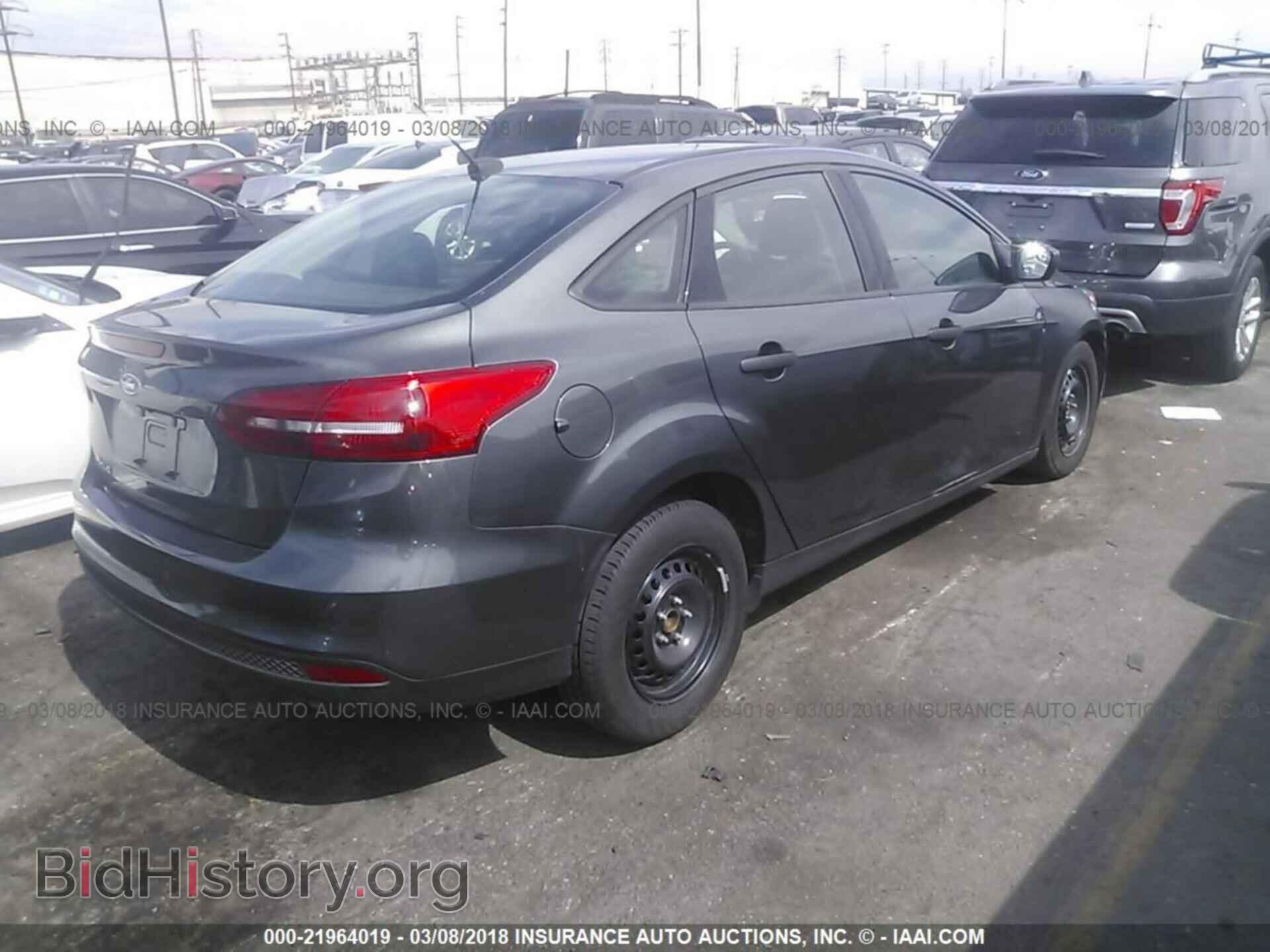 2017 Ford Focus - VIN: 1FADP3E21HL319366 - Фото 4