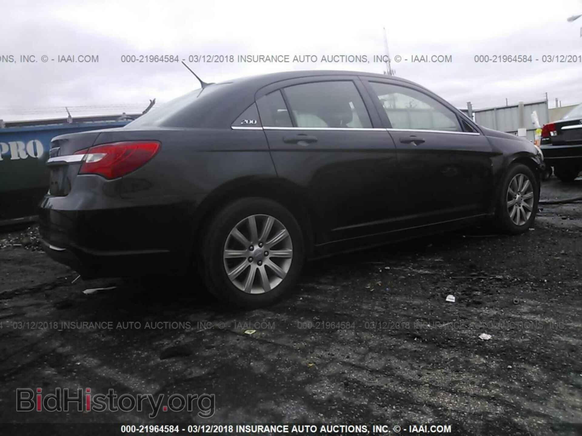2012 Chrysler 200 - VIN: 1C3CCBBB1CN302858 - Фото 4