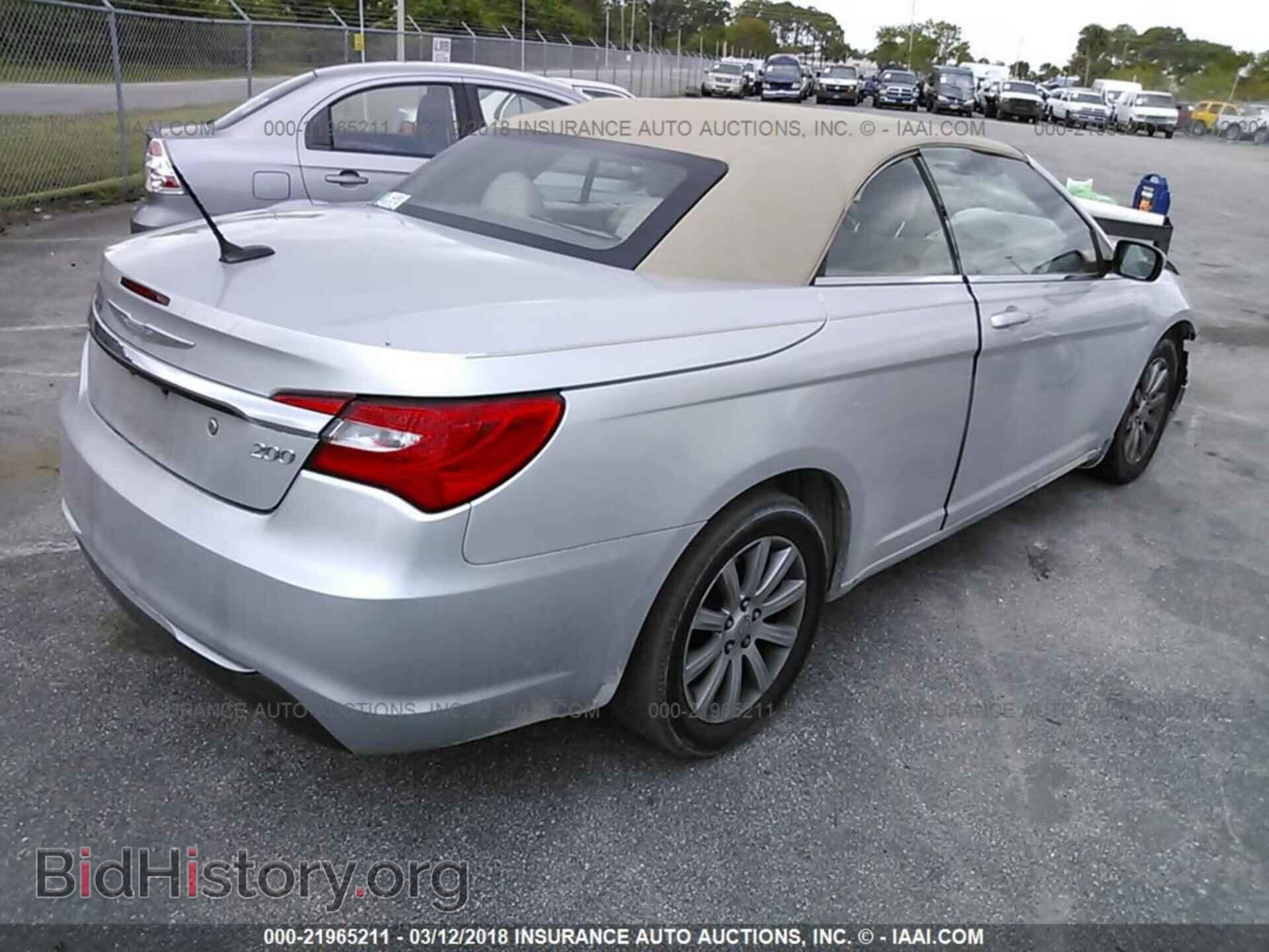 2011 Chrysler 200 - VIN: 1C3BC2EB6BN529758 - Photo 4
