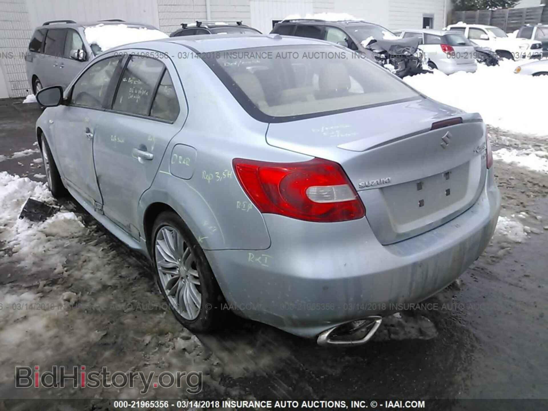 2011 Suzuki Kizashi - VIN: JS2RF9A80B6110714 - Photo 3