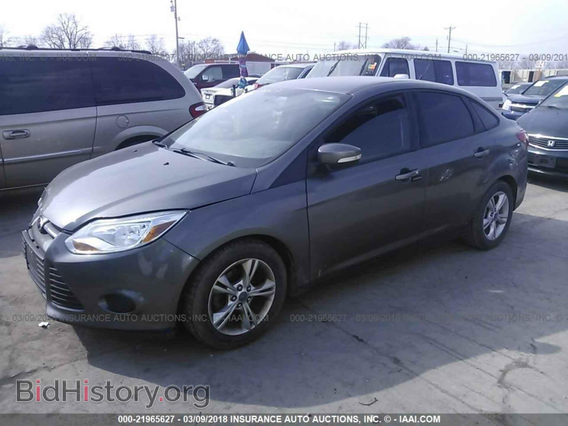 2013 Ford Focus - VIN: 1FADP3F28DL137656 - Фото 2