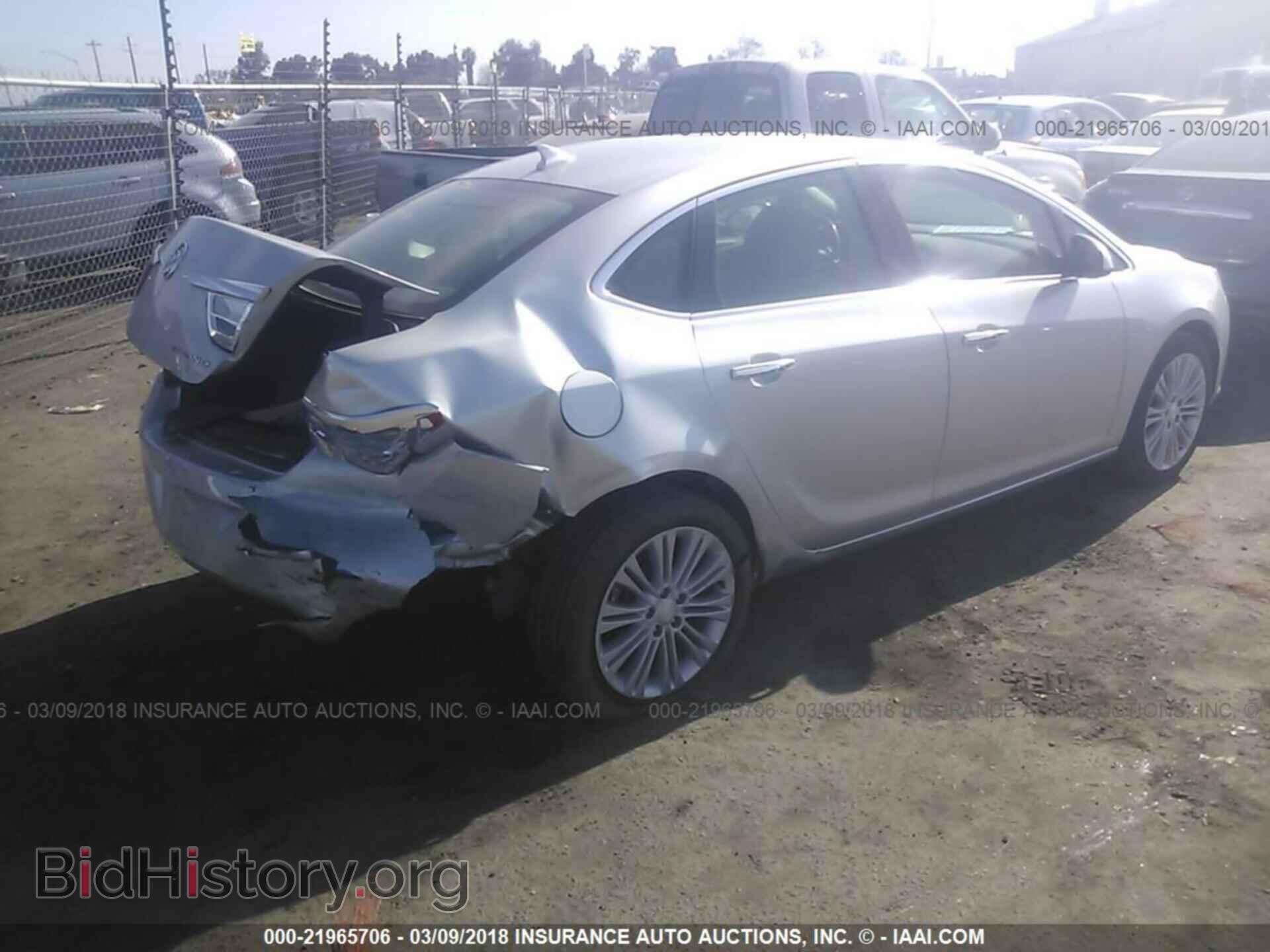 2014 Buick Verano - VIN: 1G4PP5SK4E4138514 - Photo 4