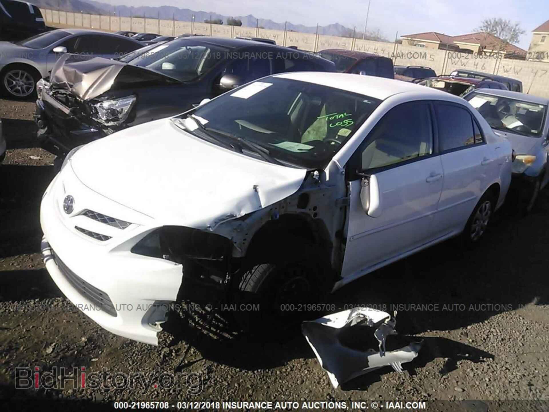 2011 Toyota Corolla - VIN: 2T1BU4EEXBC660175 - Фото 2