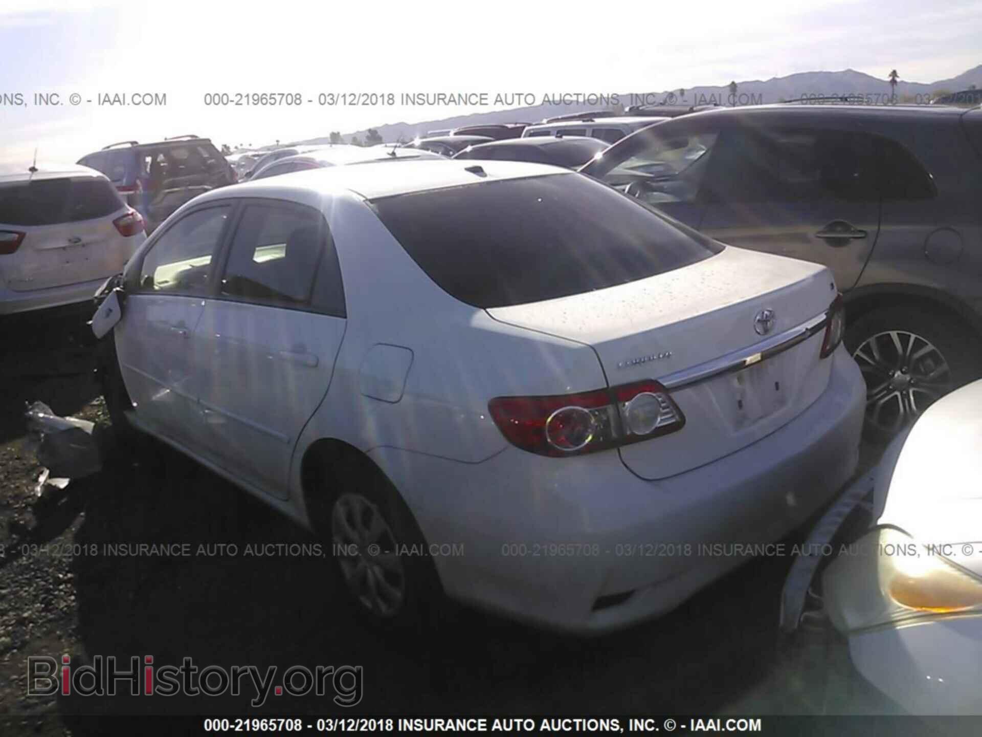 2011 Toyota Corolla - VIN: 2T1BU4EEXBC660175 - Фото 3