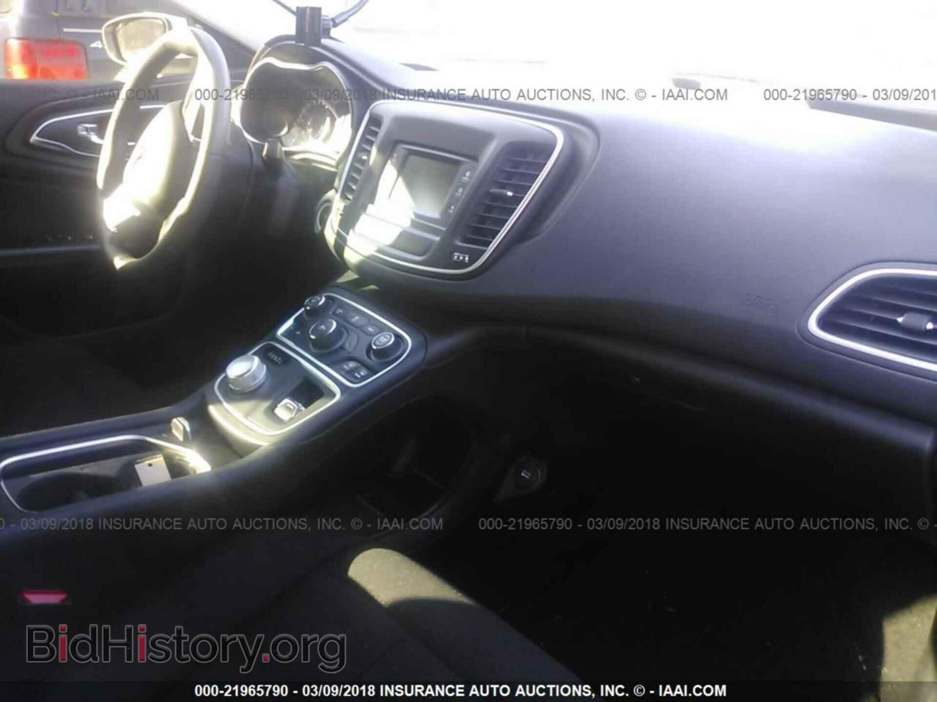 2015 Chrysler 200 - VIN: 1C3CCCAB6FN502050 - Photo 5