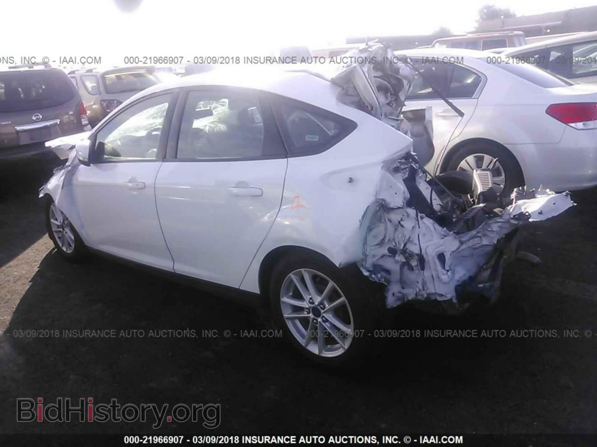 2015 Ford Focus - VIN: 1FADP3K26FL319817 - Photo 3