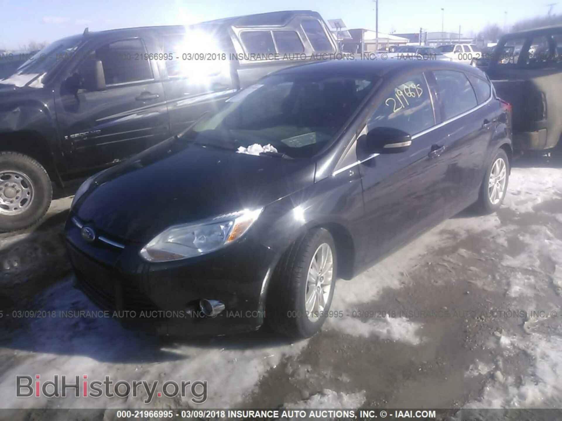 2012 Ford Focus - VIN: 1FAHP3M22CL372511 - Photo 2