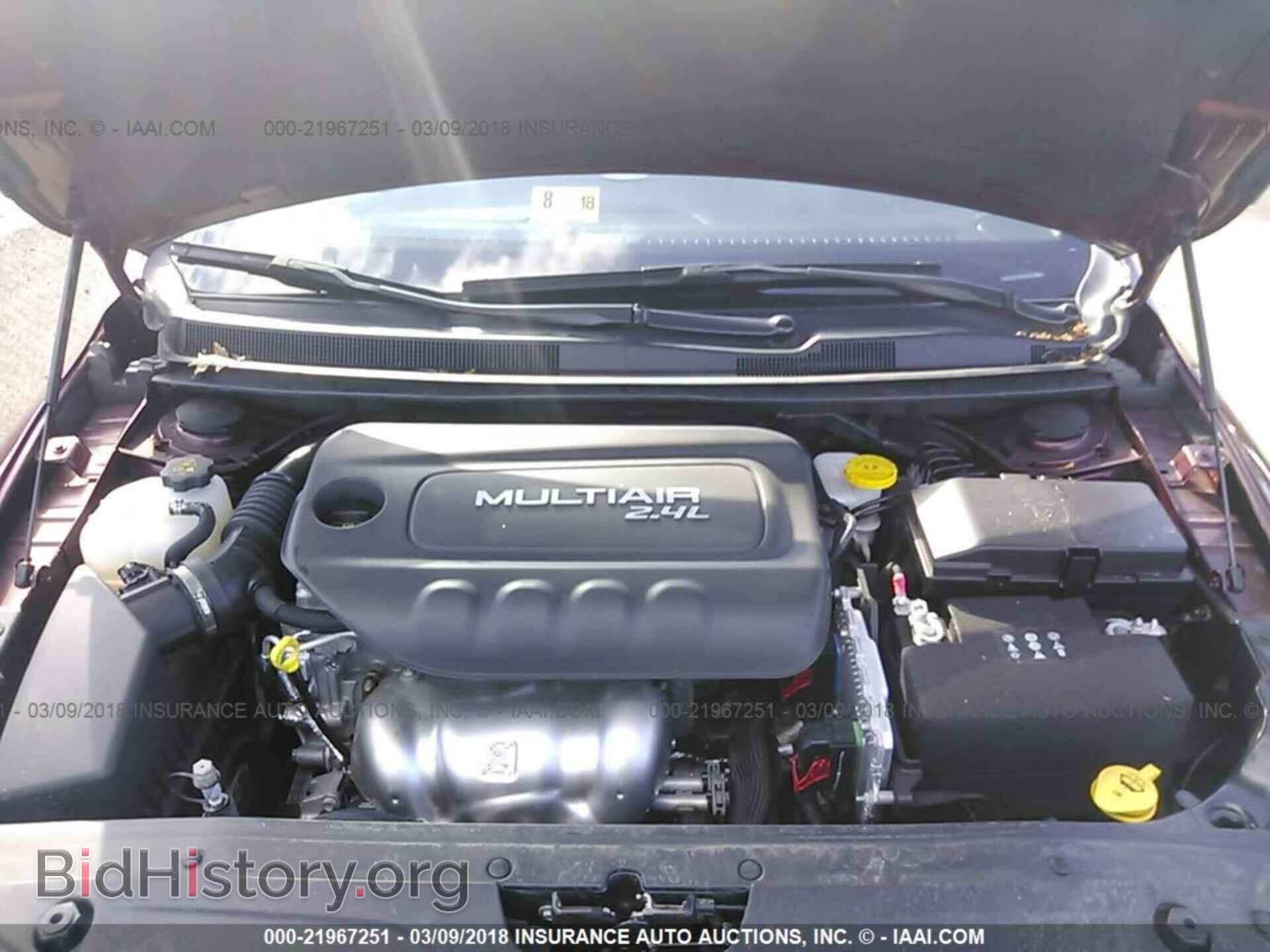 2016 Chrysler 200 - VIN: 1C3CCCAB3GN147811 - Photo 10