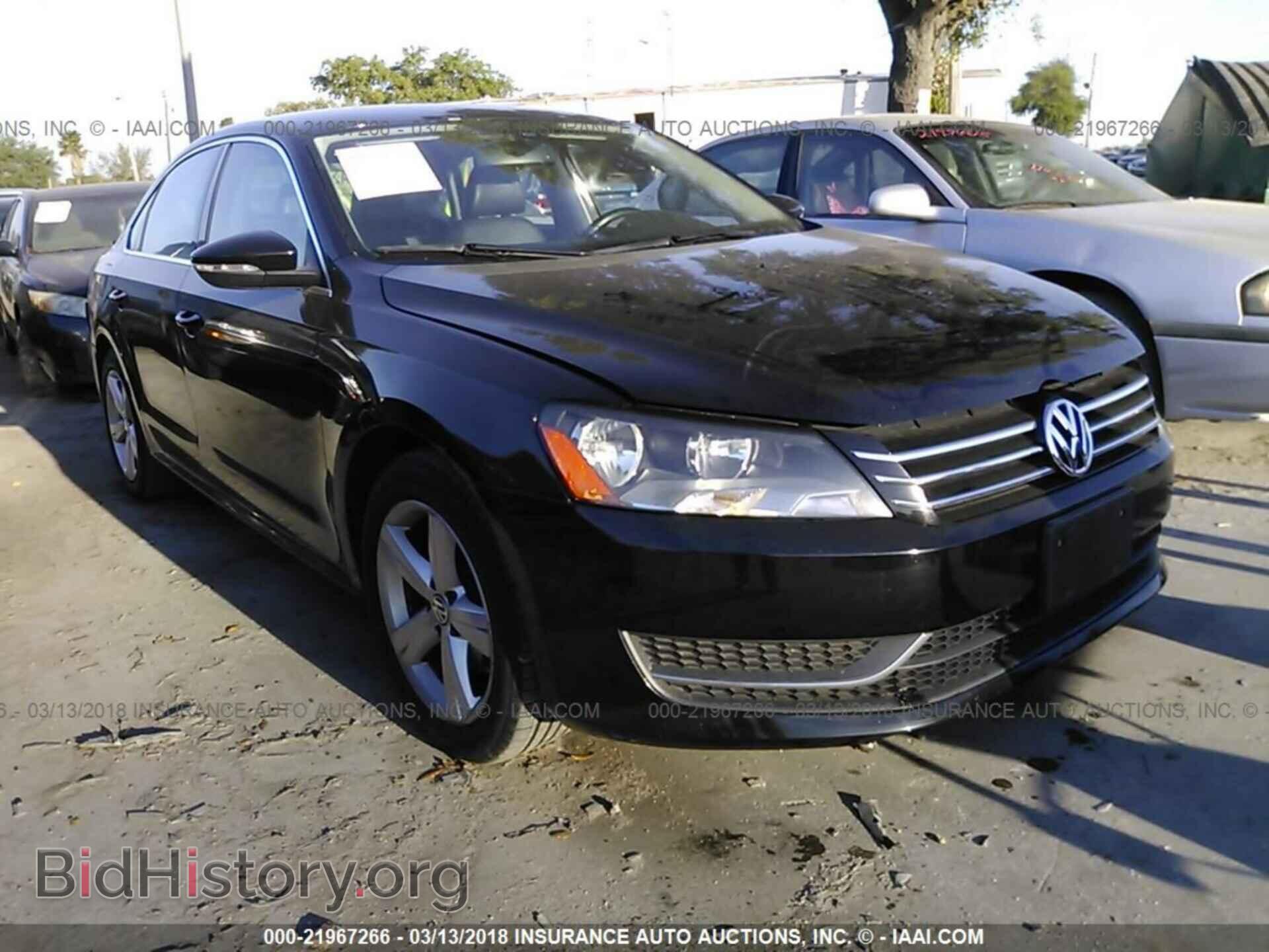 Photo 1VWBP7A30CC103425 - Volkswagen Passat 2012