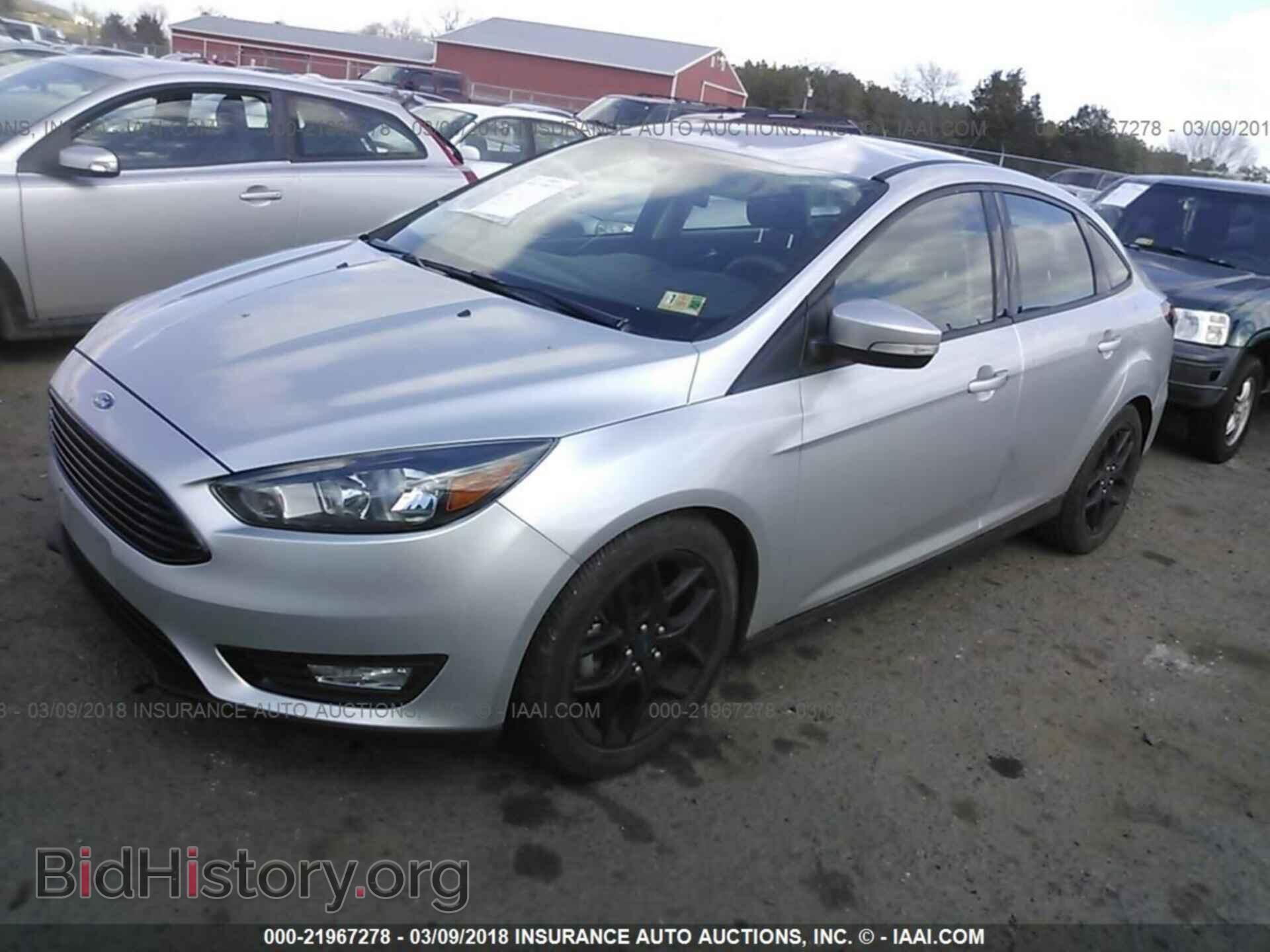 2016 Ford Focus - VIN: 1FADP3FE8GL257181 - Фото 2