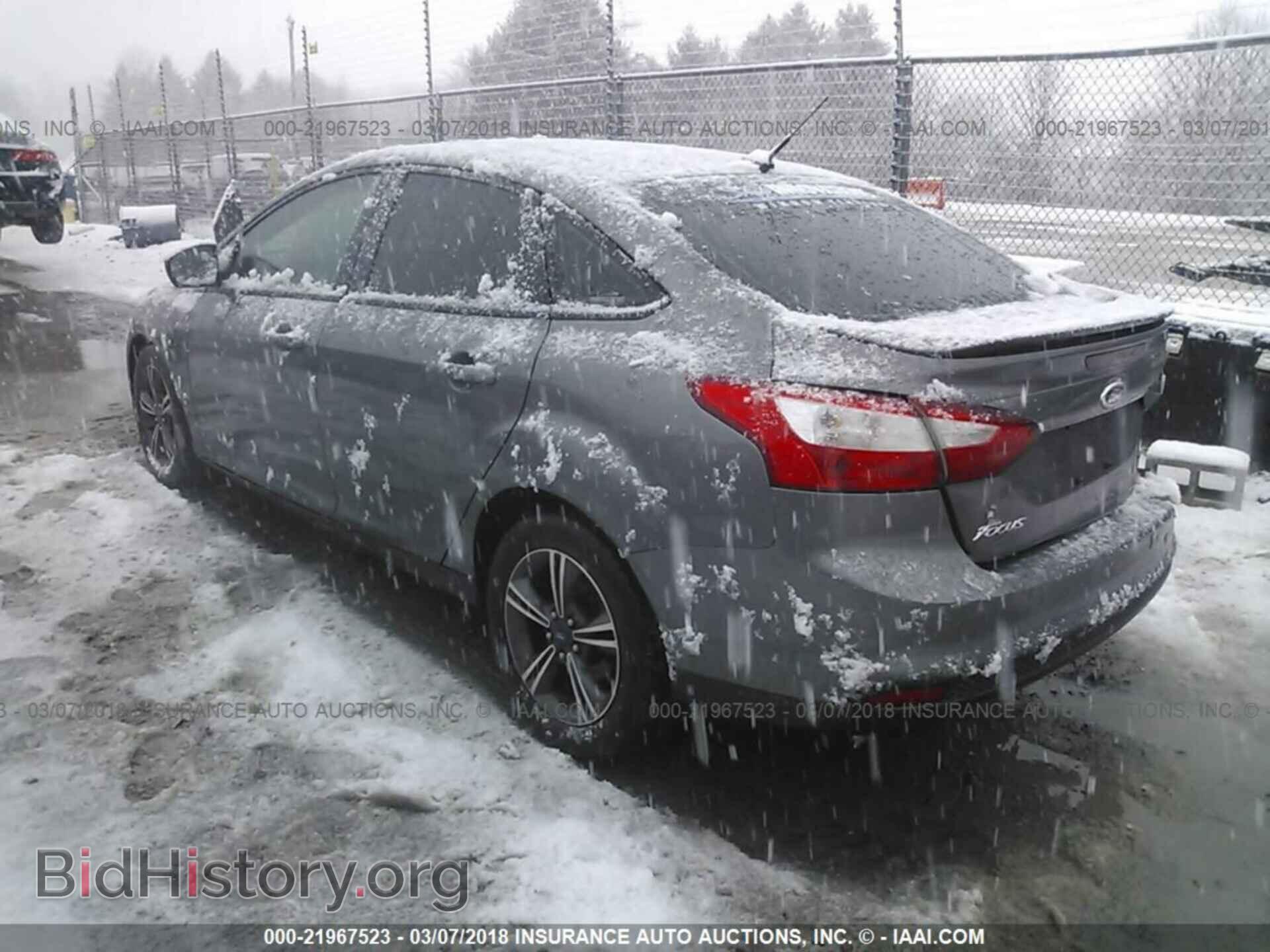 2012 Ford Focus - VIN: 1FAHP3F26CL260100 - Фото 3