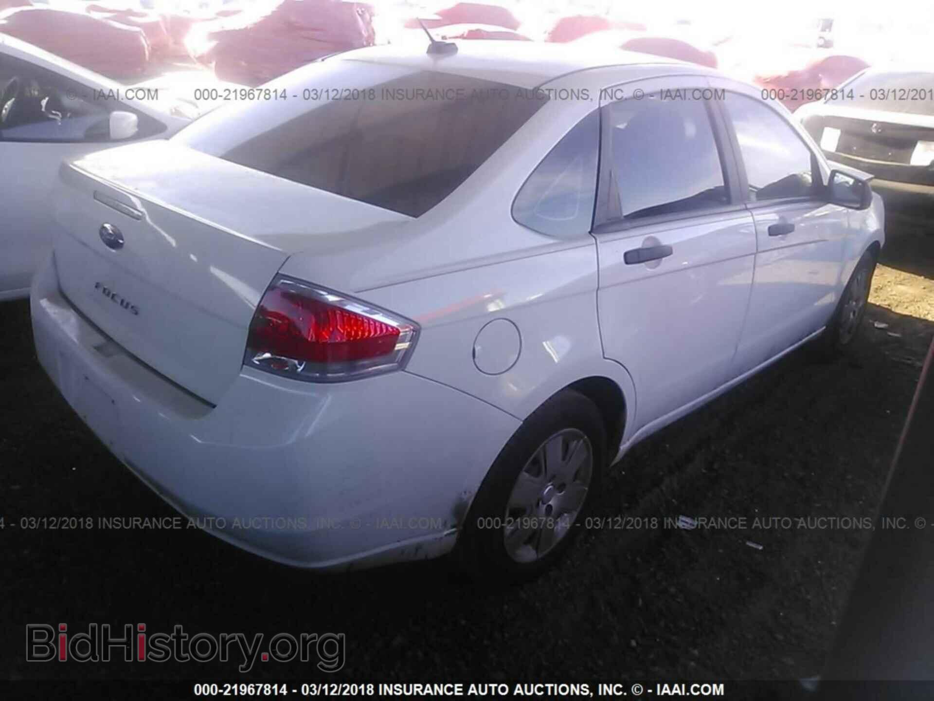 2011 Ford Focus - VIN: 1FAHP3EN1BW103714 - Фото 4