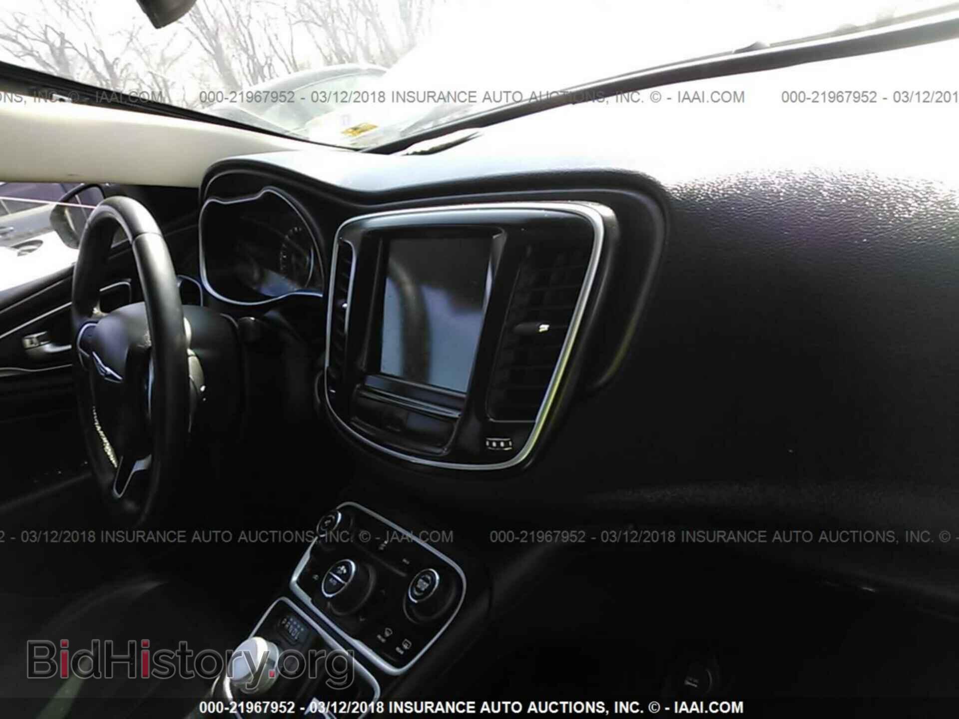 2016 Chrysler 200 - VIN: 1C3CCCAB7GN194310 - Photo 5