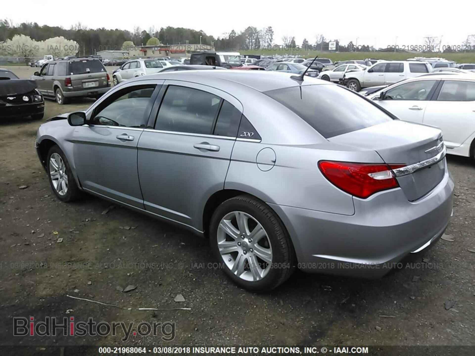 2013 Chrysler 200 - VIN: 1C3CCBBB3DN584437 - Photo 3