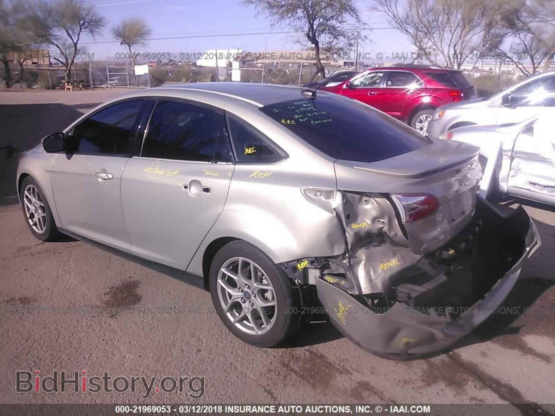 2015 Ford Focus - VIN: 1FADP3F27FL386050 - Photo 3